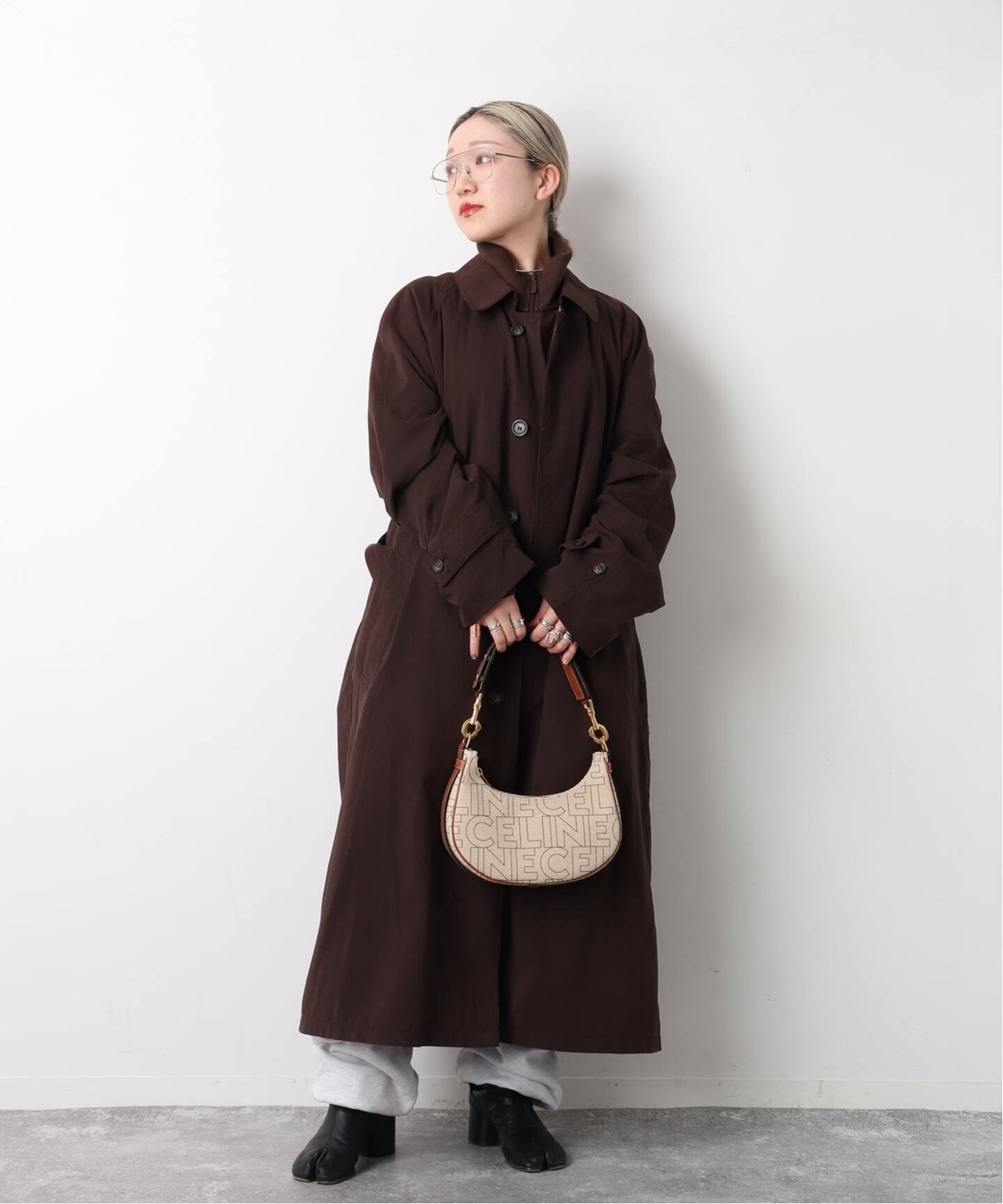 CELINE/セリーヌ】 Ava one shoulder medium logo（ショルダーバッグ