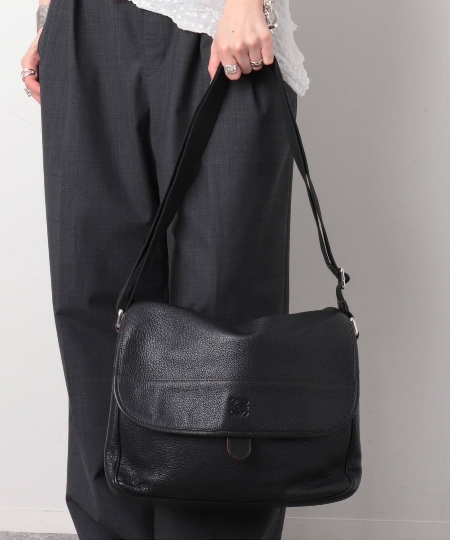 ス*ク様 LOEWE ロエベ アナグラム メッセンジャーバッグ A4 PVC レ VINTAGE LOEWE/ロエベ】 messenger anagram（メッセンジャーバッグ