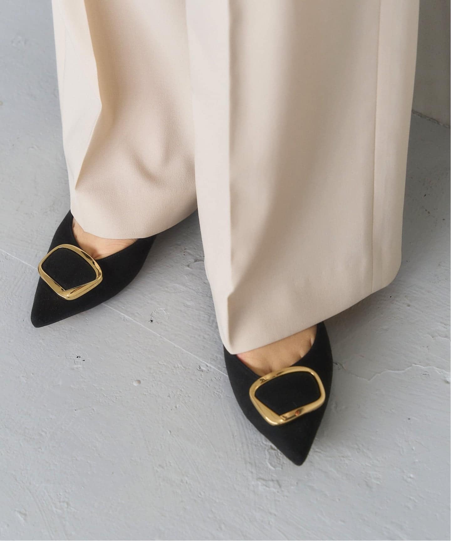 追加》3cmポインテッドニュアンスバックルパンプス（パンプス）｜LE