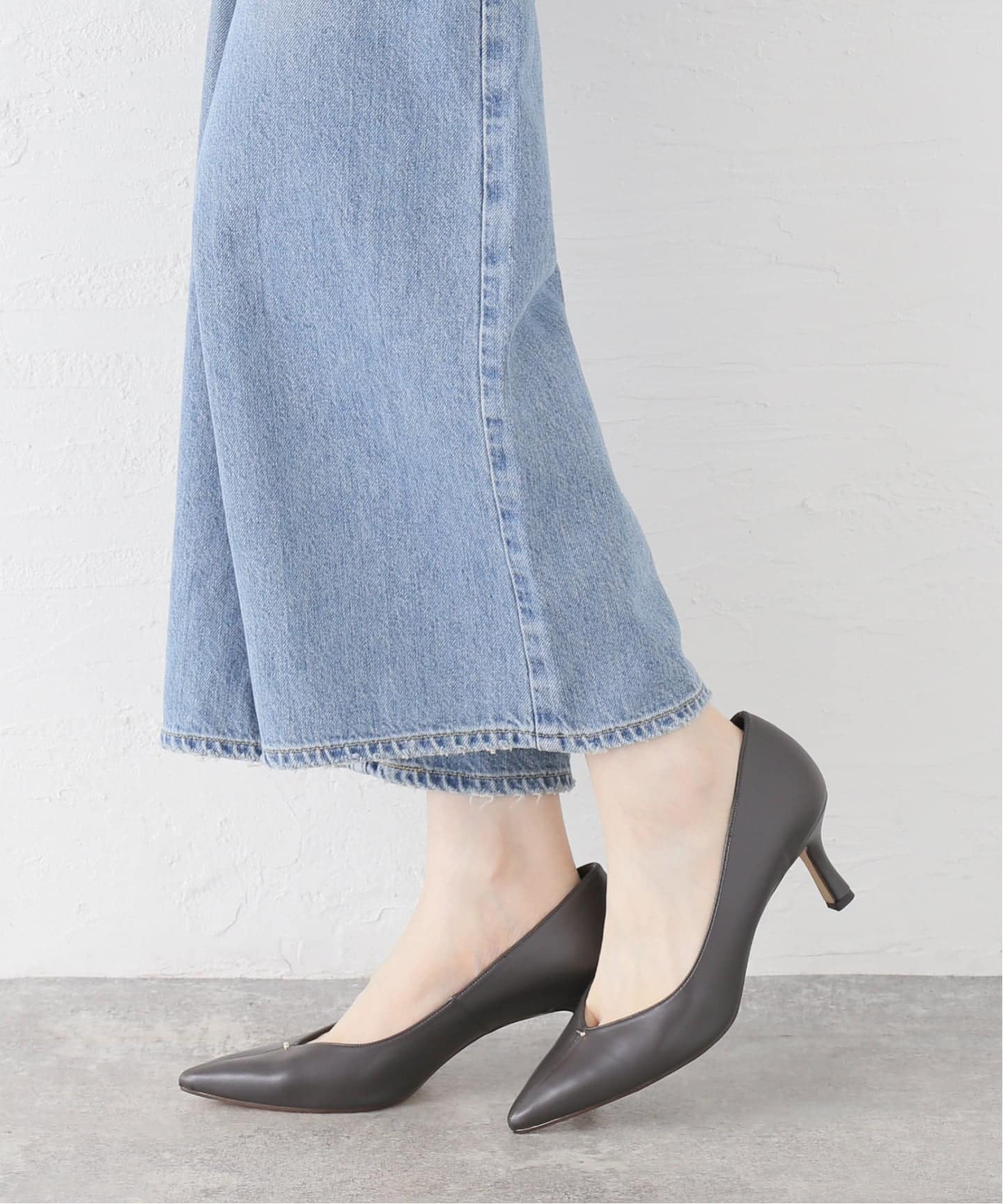 【美品】LE TALON ルタロン Vカット レザー パンプス 23cm 黒 美品】LE TALON ルタロン Vカット レザー パンプス 23.5cm 黒