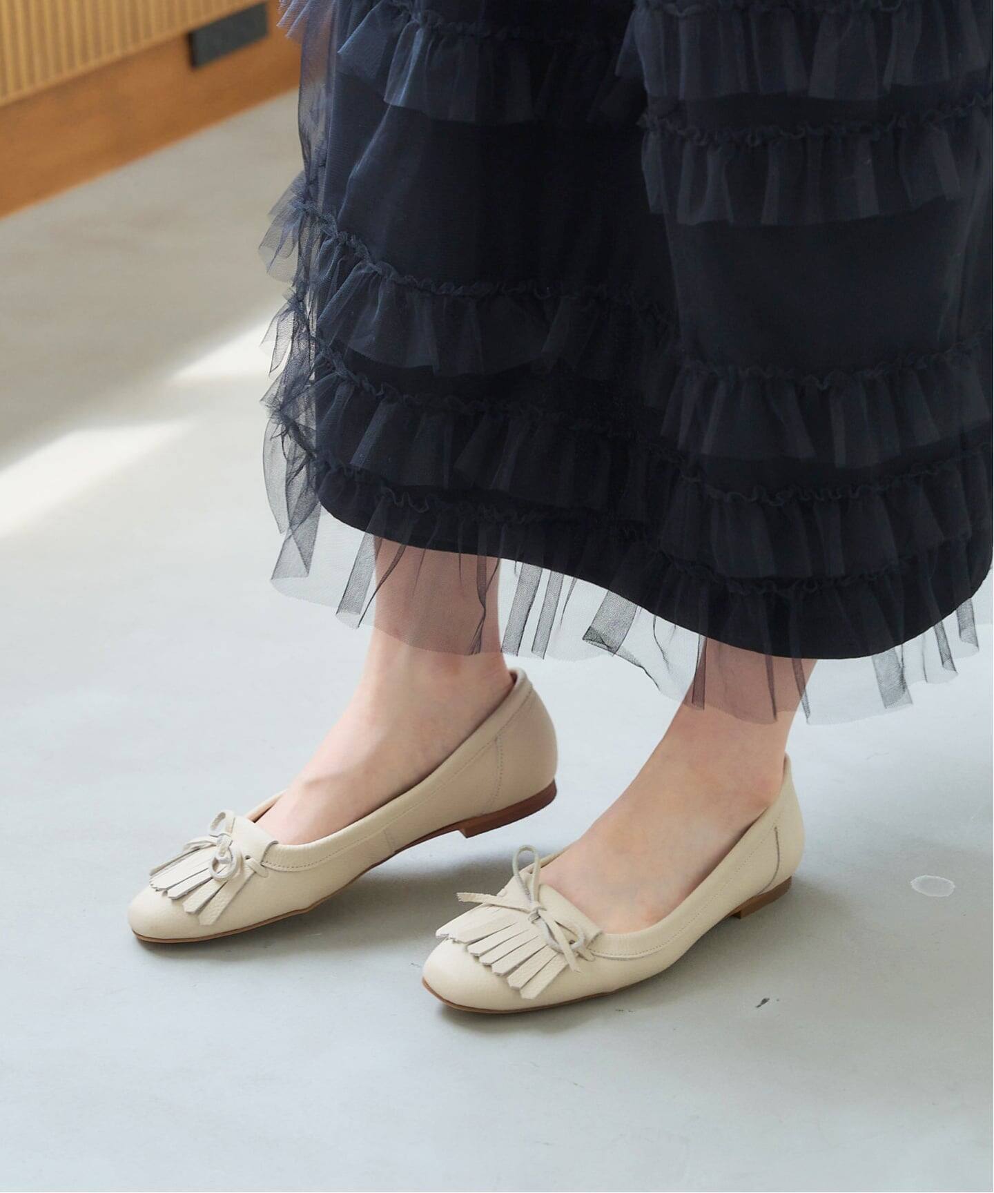 人気！新品/《ルタロン》追加5 レザーキルトタッセルフラット(ホワイト) 追加5》レザーキルトタッセルフラット | ルタロン(LE TALON