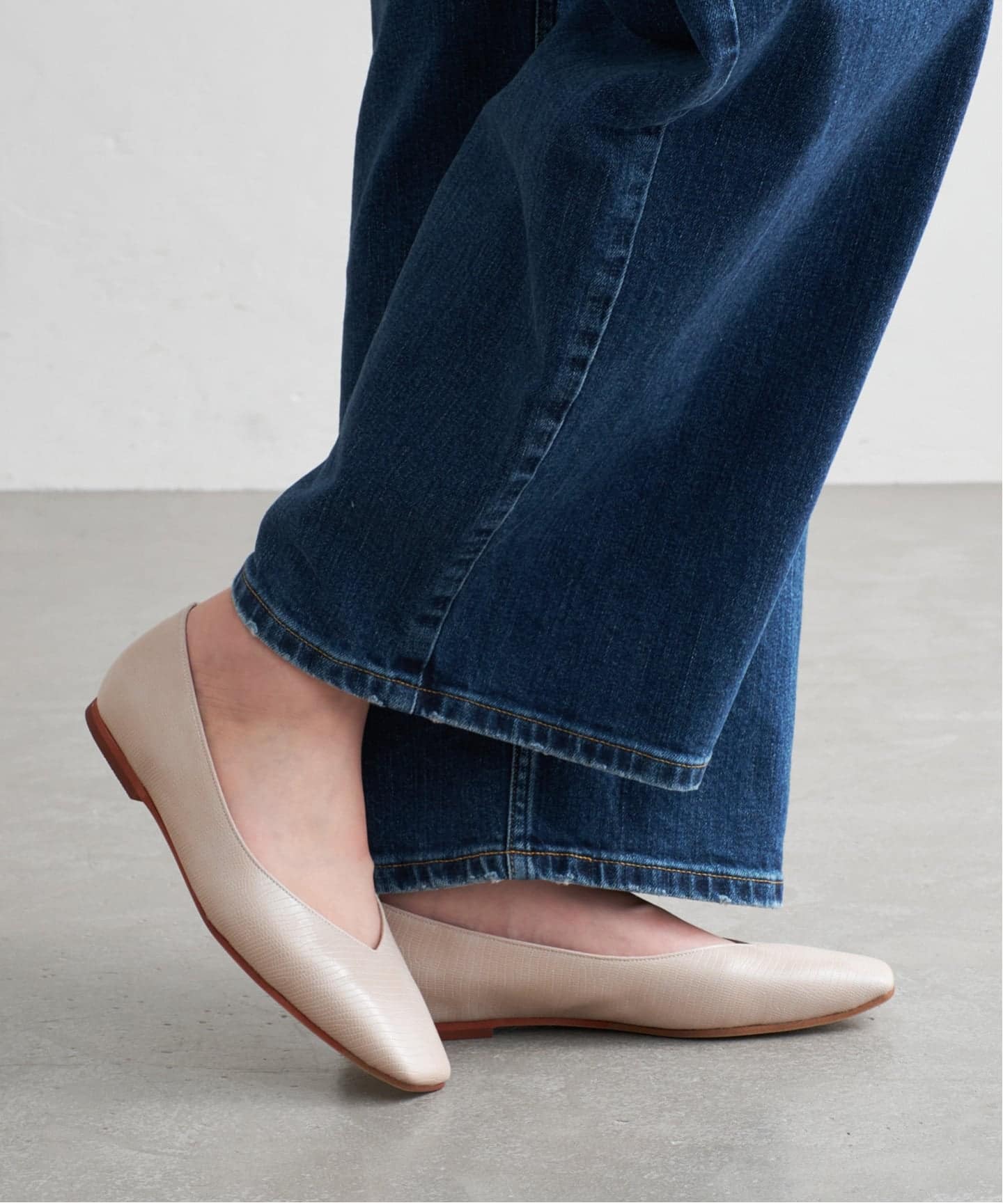 【新品】LE TALON スクエアVカットフラット　シルバー 23.5 スクエアVカットフラット（フラットシューズ）｜LE TALON（ル