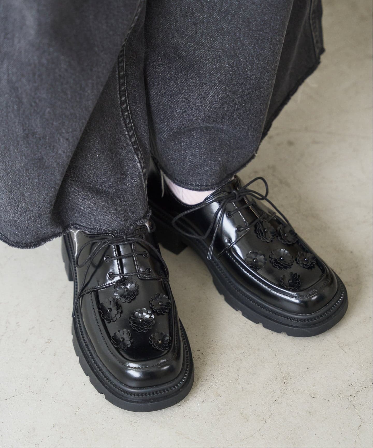 Youn-a×LE TALONアツゾコフラワーレースアップ（ローファー）｜LE