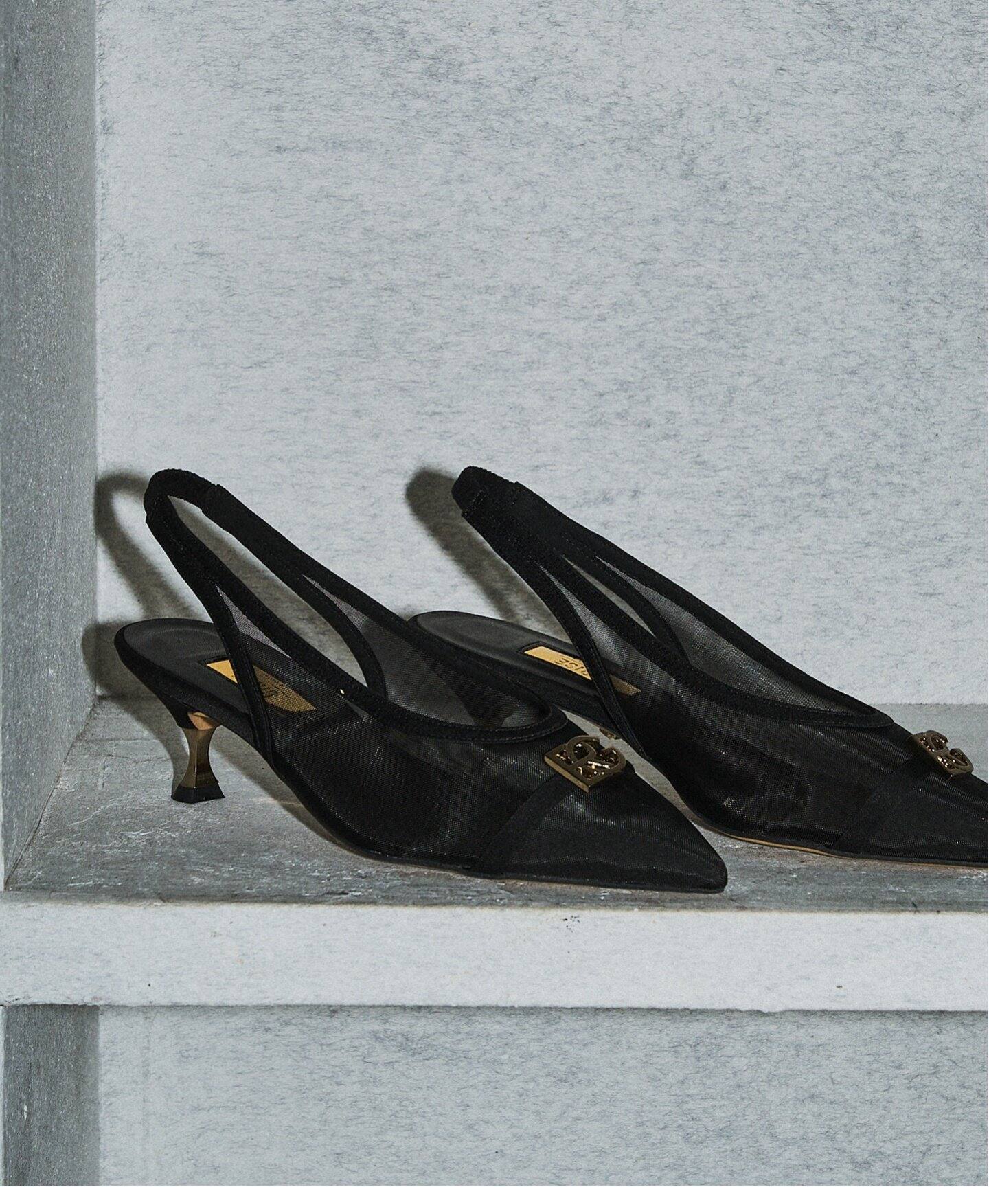 BIONDA CASTANA ビオンダカスターナ 直り サテン フラットパンプス