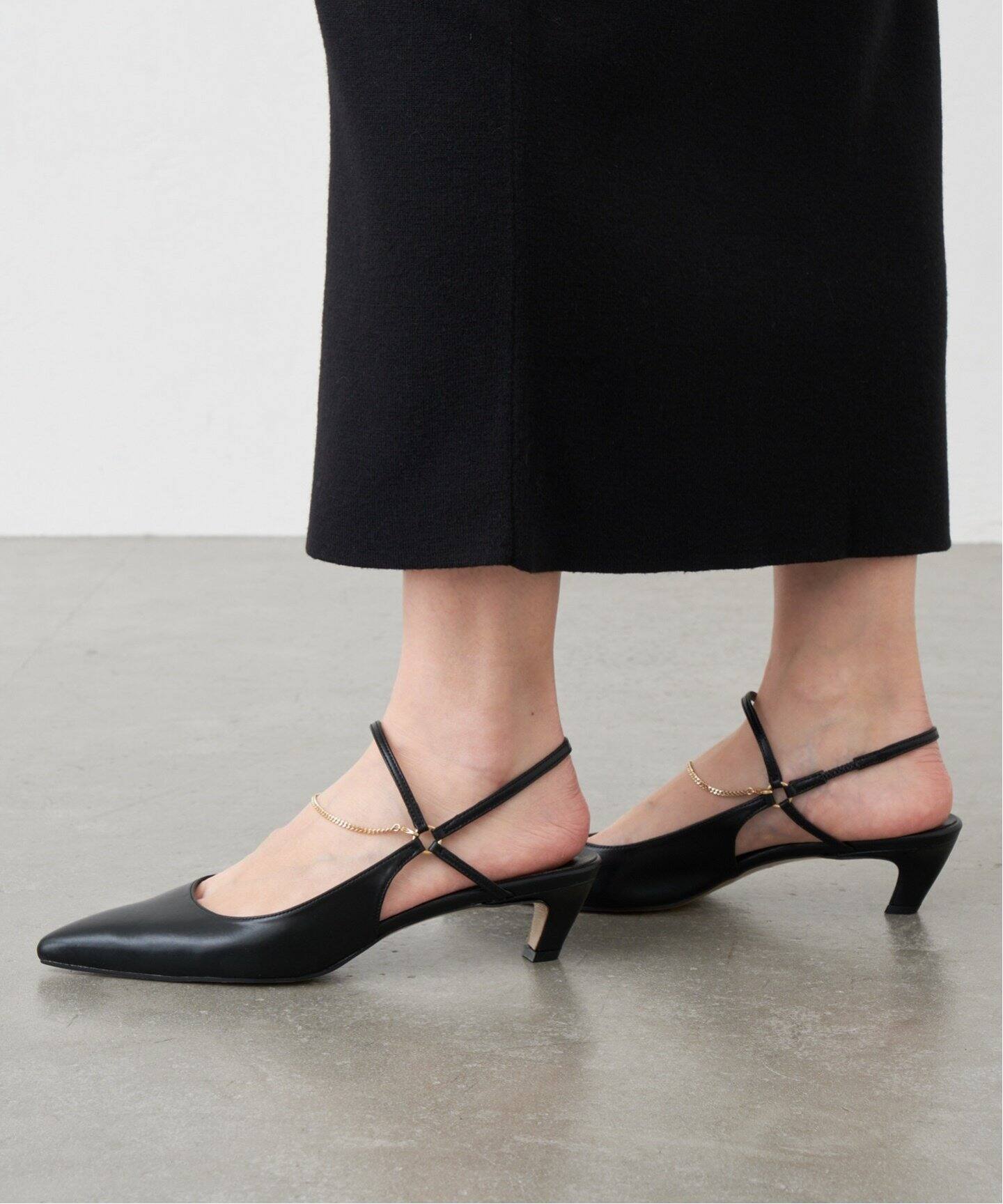LE TALON｜GRISEポインテッドストラップスリングバック