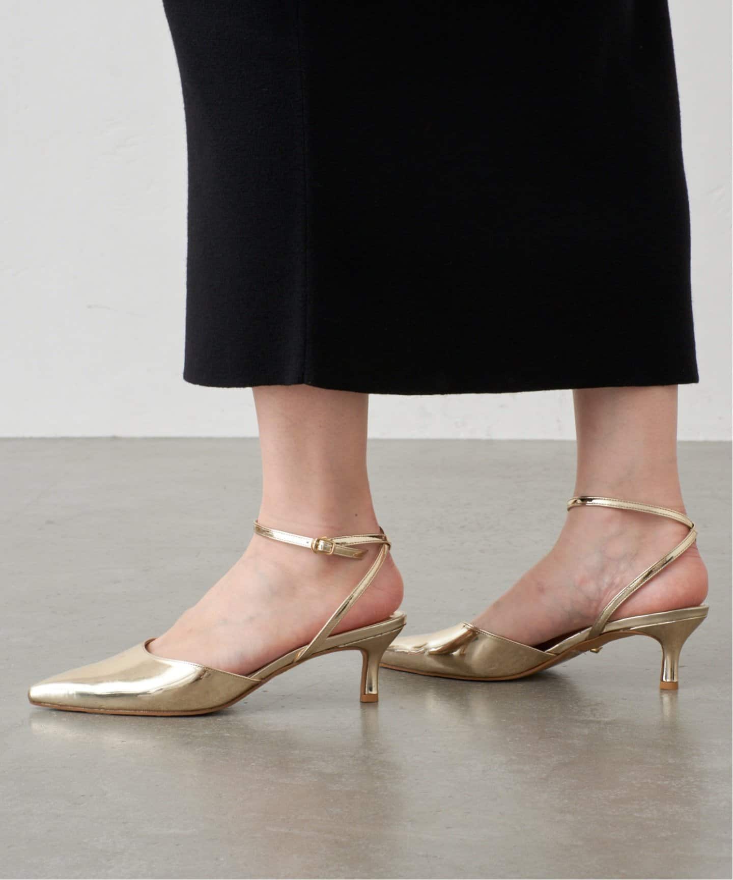 GRISE5cmポインテッドアンクルストラップスリングバック