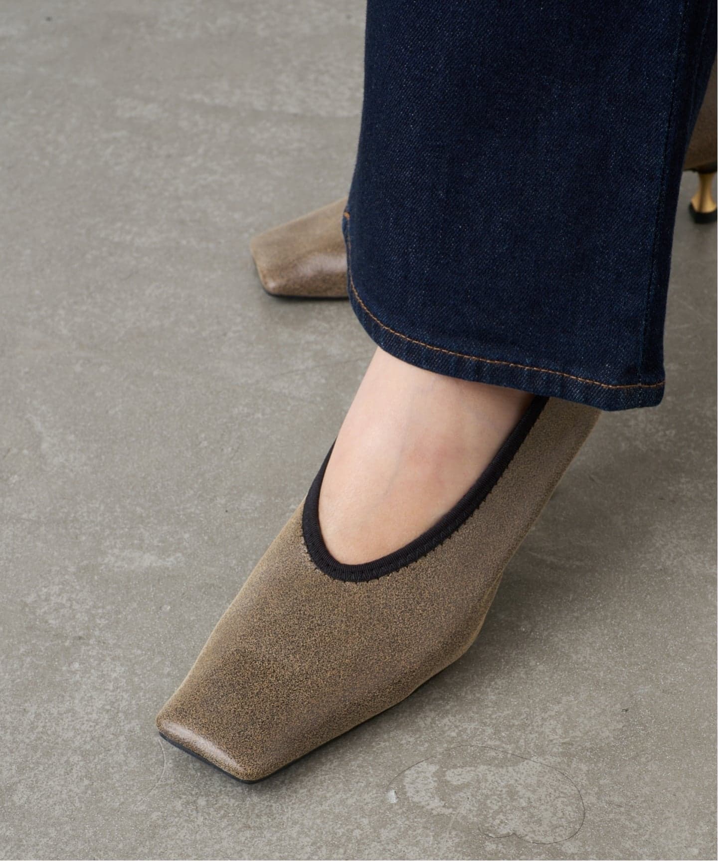 LE TALON GRISE5.5cmレザースクエアストレッチパンプス GRISE5.5cmレザースクエアストレッチパンプス（パンプス）｜LE