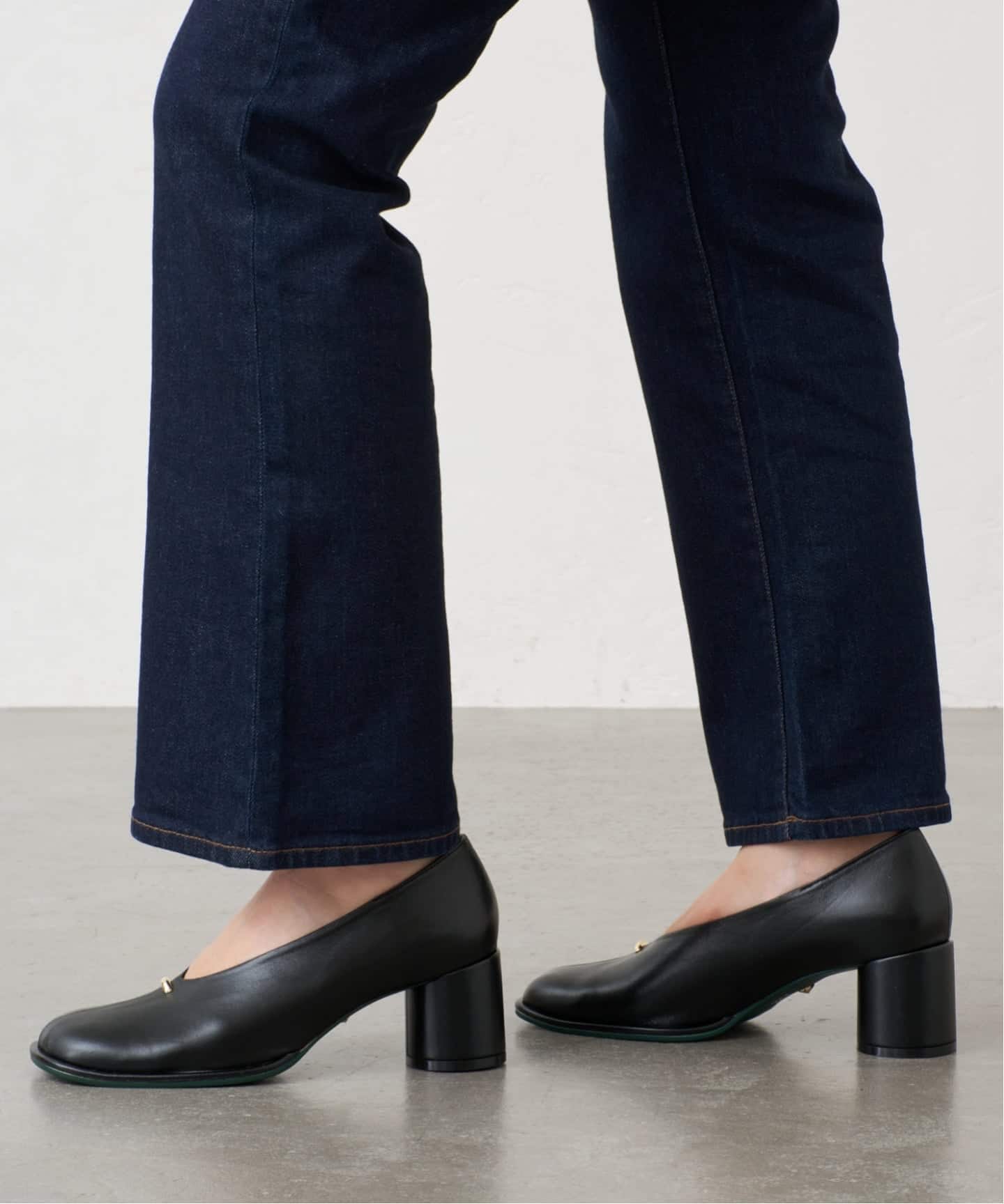 GRISE ブラックパンプス 23.5 cm GRISE6cmレザーオブリークハイバンプパンプス（パンプス