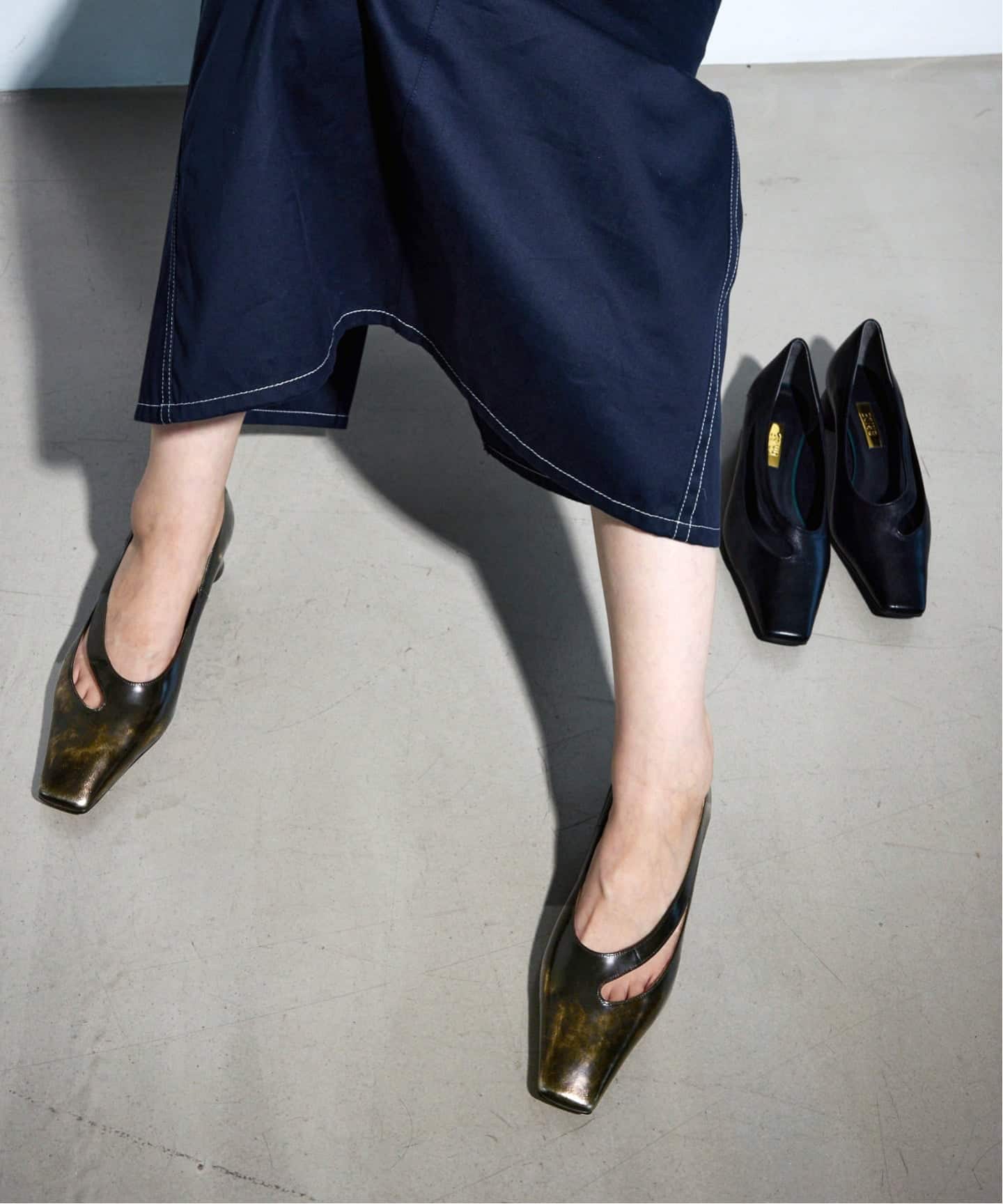 GRISEレザーARTYサイドカットパンプス GRISEレザーARTYサイドカットパンプス（パンプス）｜GRISE