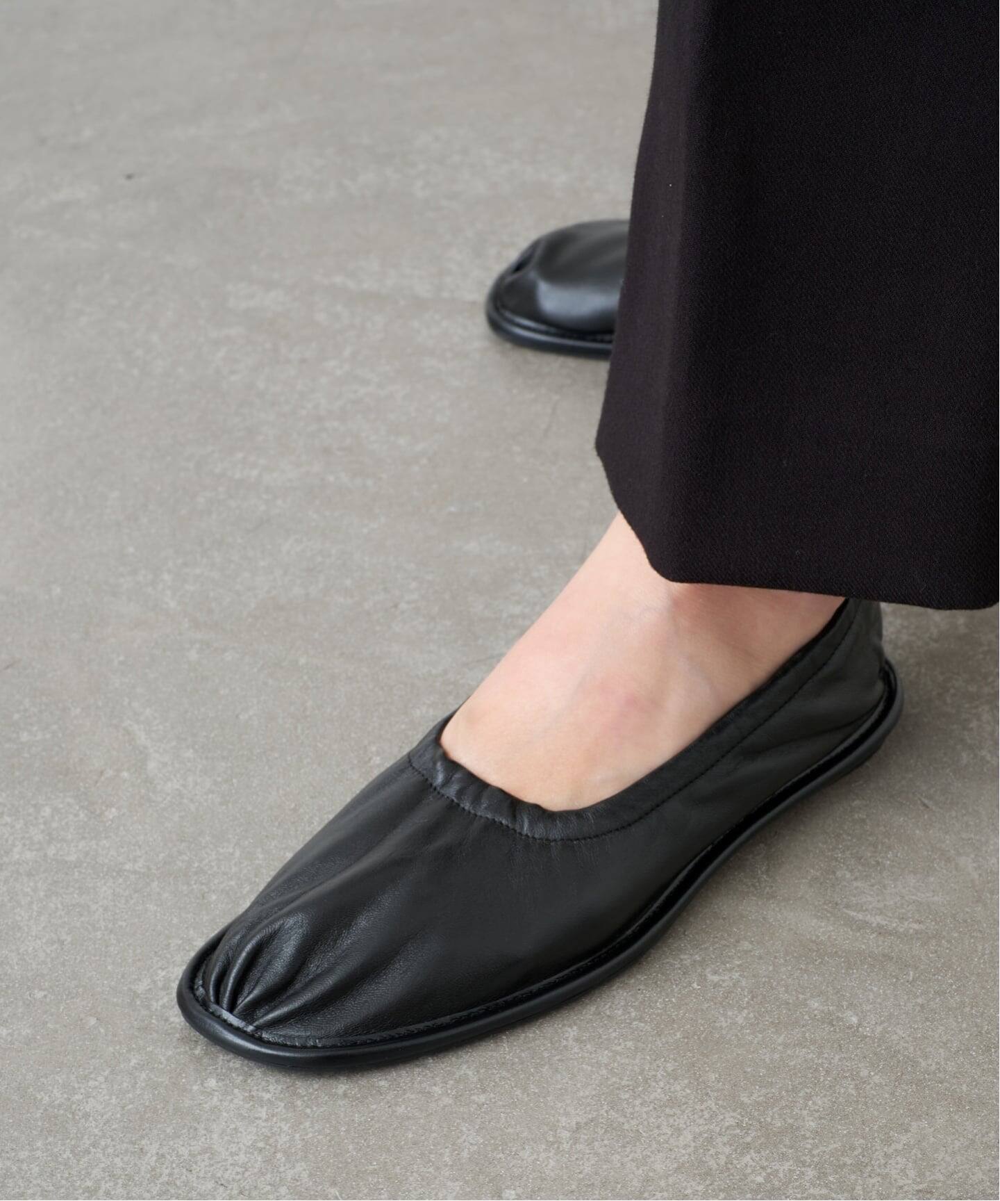 GRISE ブラック バレエシューズ 25cm GRISE ブラック バレエシューズ 25cm 予約》GRISEレザーメタル