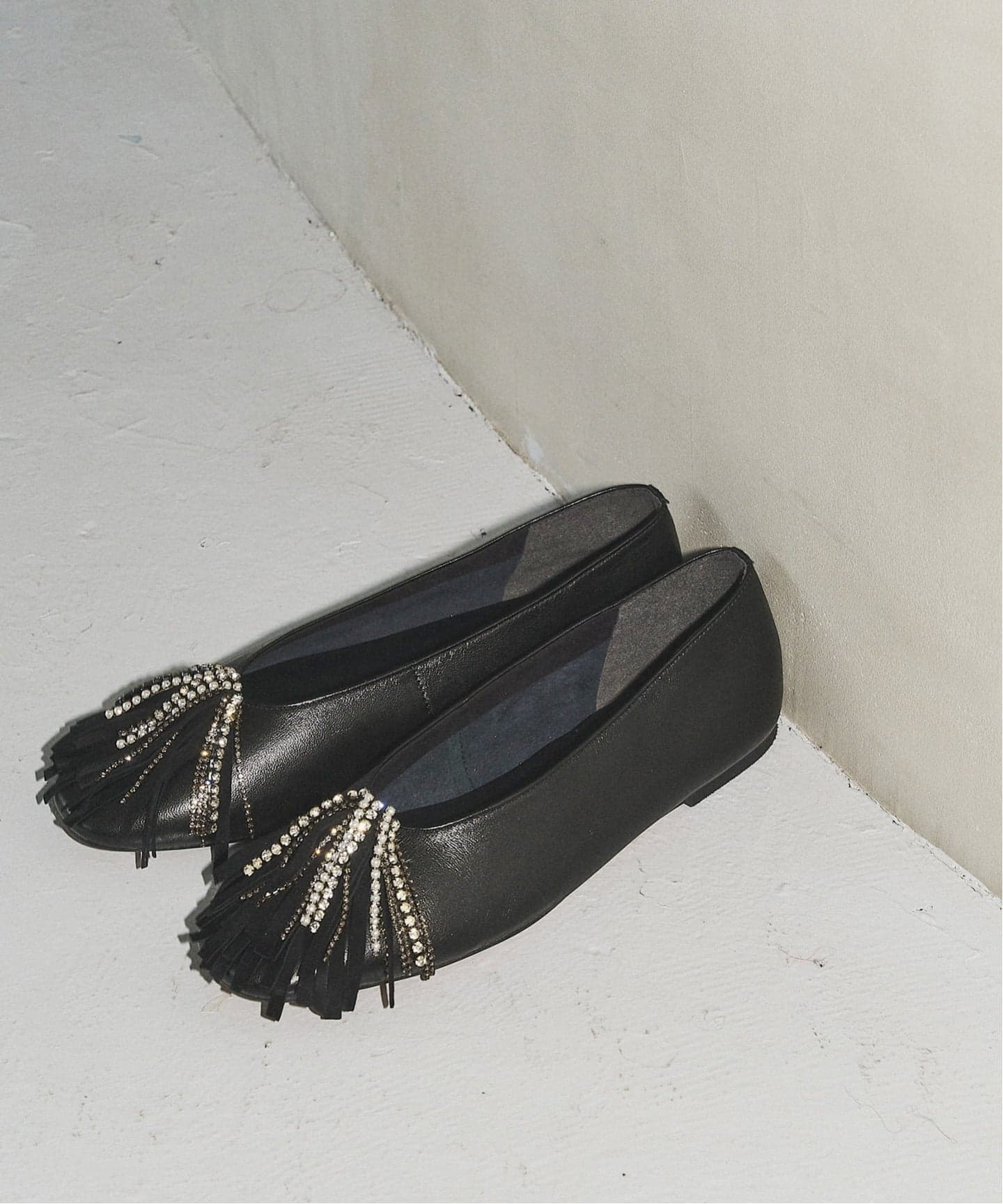 GRISEレザービジューフリンジフラット（フラットシューズ）｜GRISE