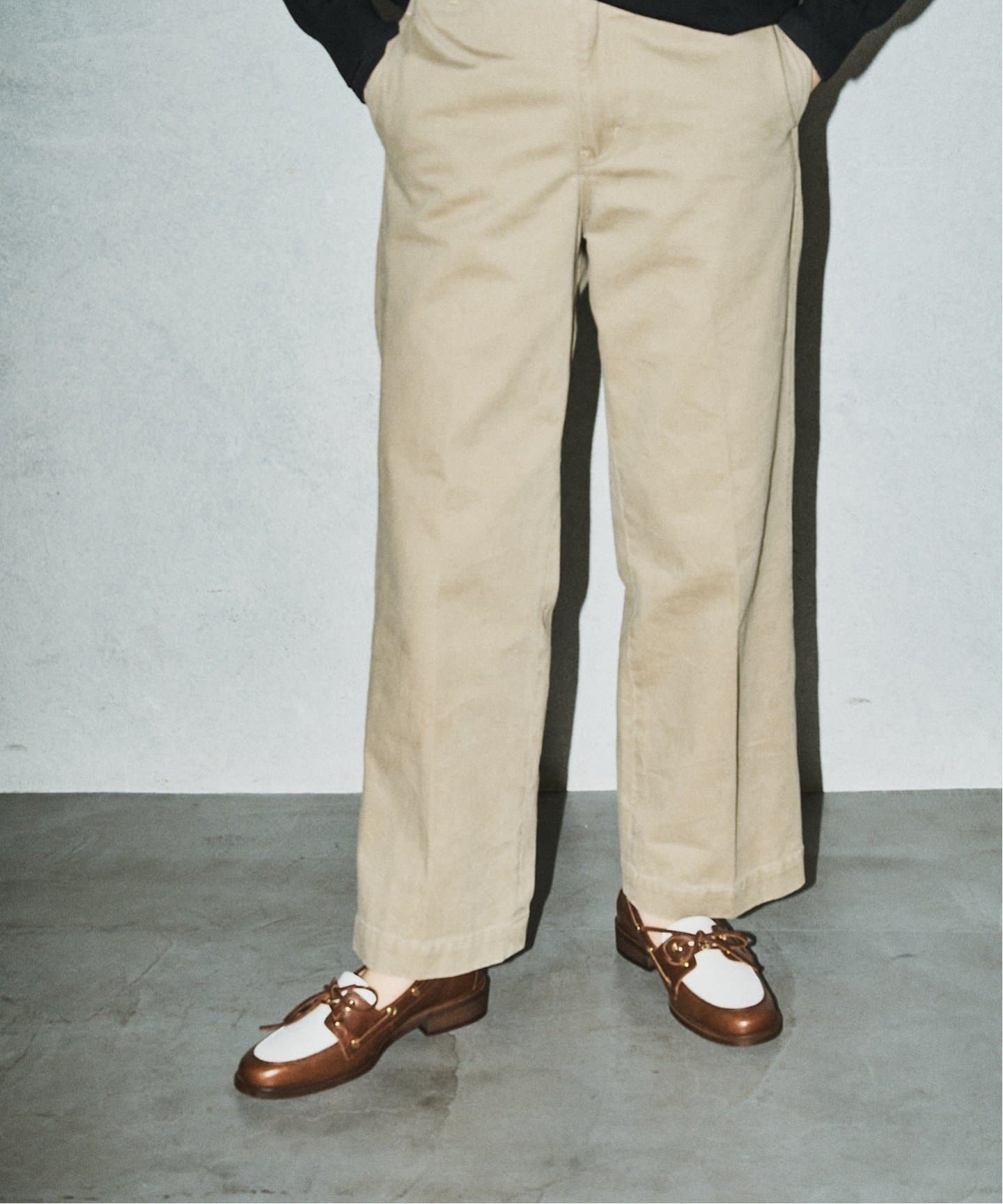 GRISEレザーデッキシューズ（フラットシューズ）｜LE TALON（ル タロン