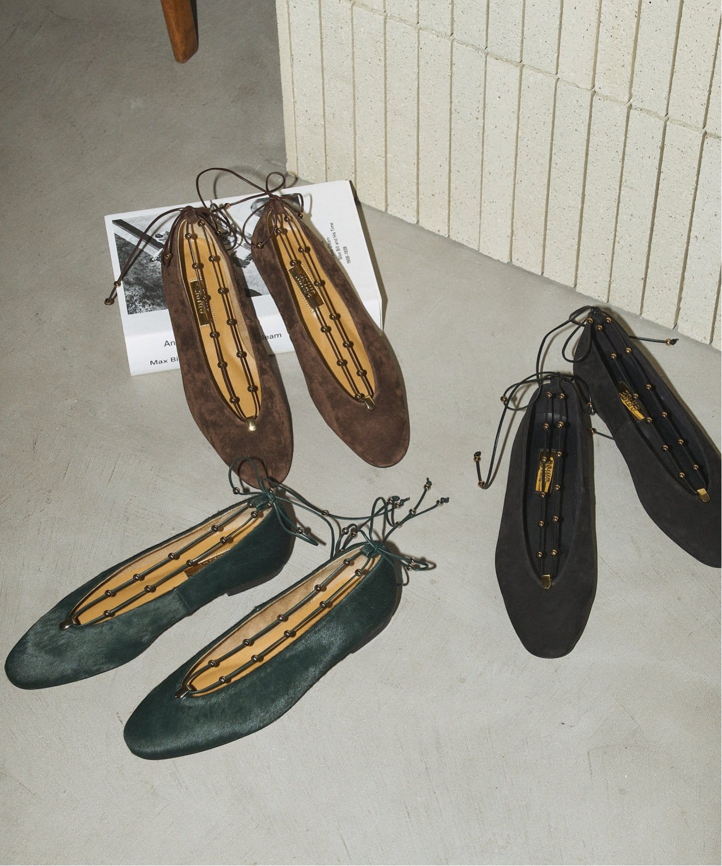 ブラウン バレエフラットシューズ メタルバックル付き セール】バレエコアフラットシューズ（バレエシューズ
