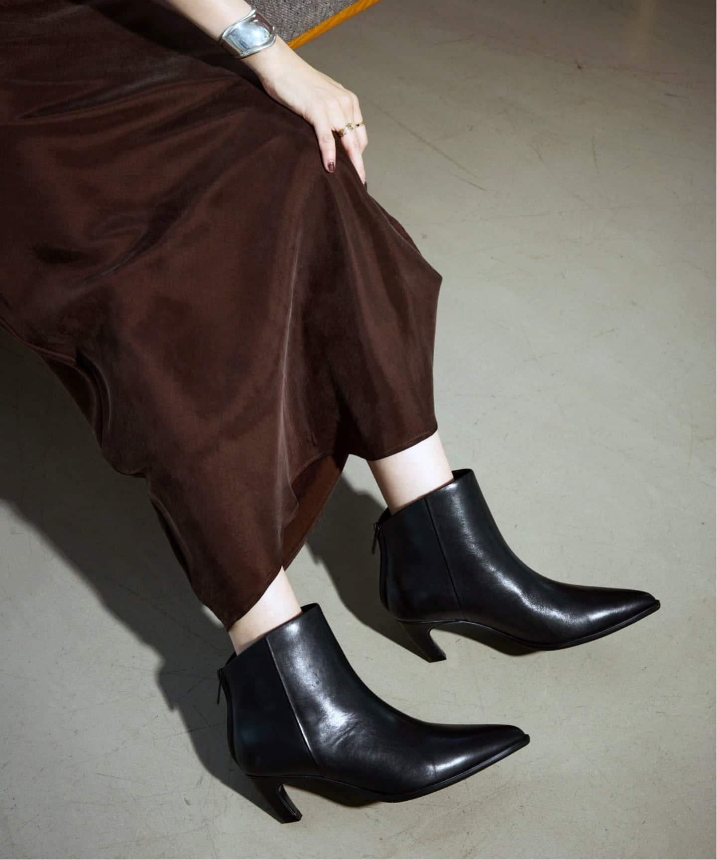 予約》GRISE5.5cmレザーポインテッドスライドカットショート