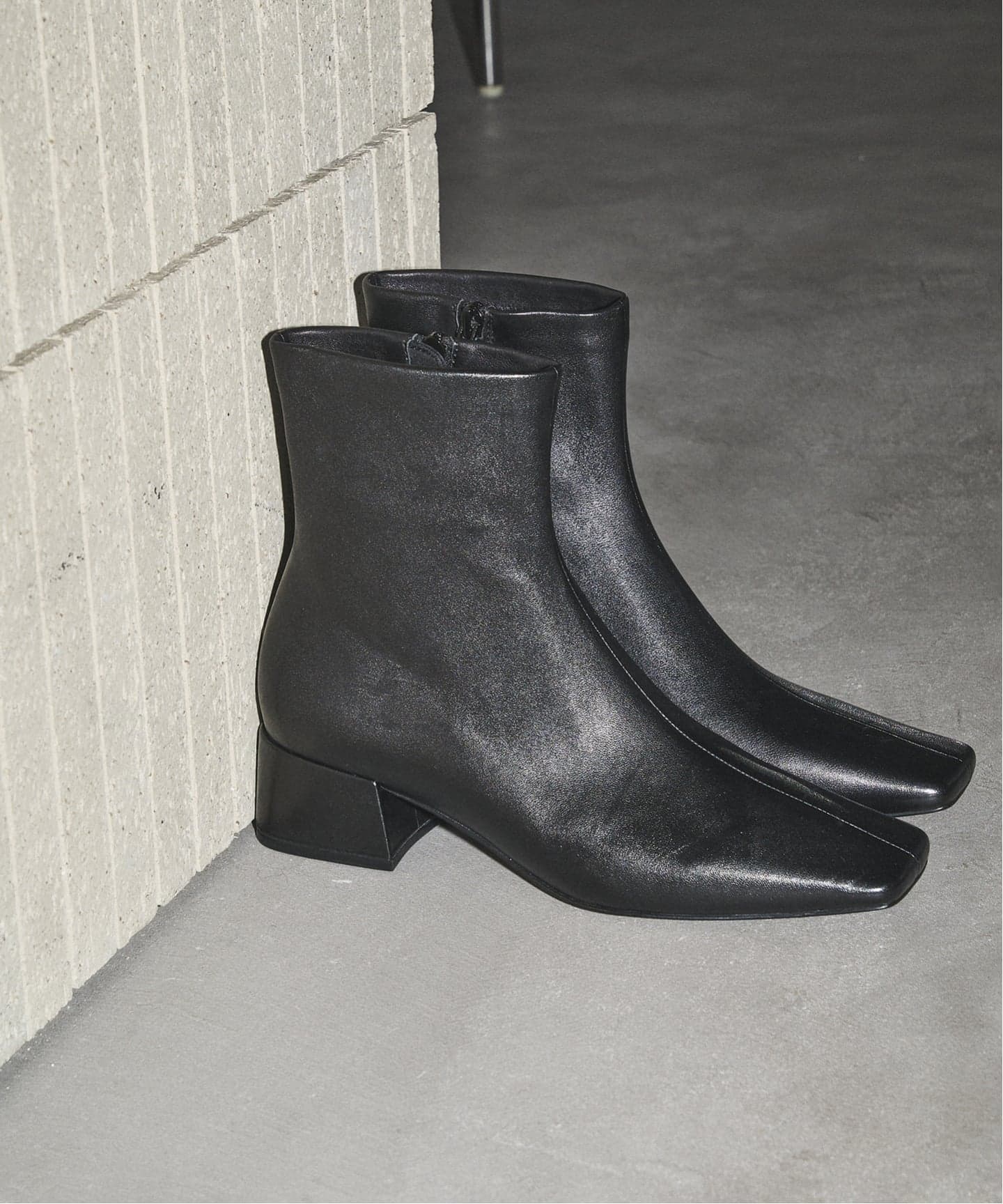 GRISE4cmレザースクエアソフトフィットショートブーツ（ブーティ