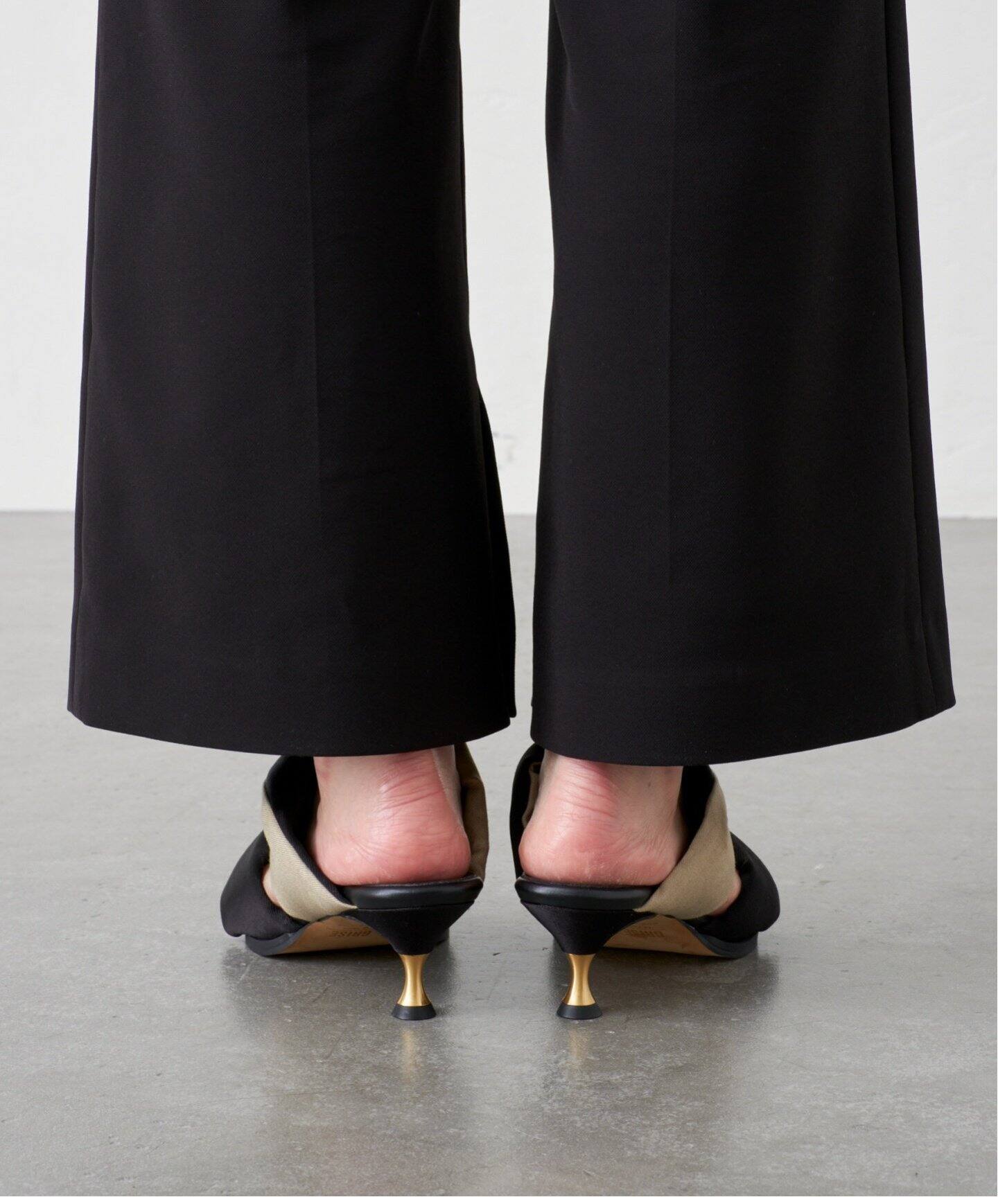 GRISE5cmダブルツイストミュールサンダル（サンダル）｜LE TALON