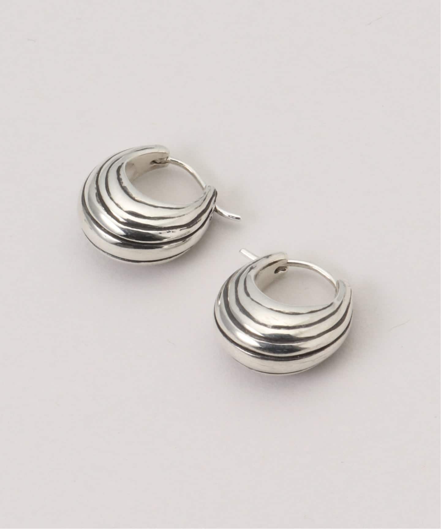 【R.ALAGAN】シルバーピアス R.ALAGAN SHIMA HOOPS SILVER（ピアス（両耳用））｜EYETHINK