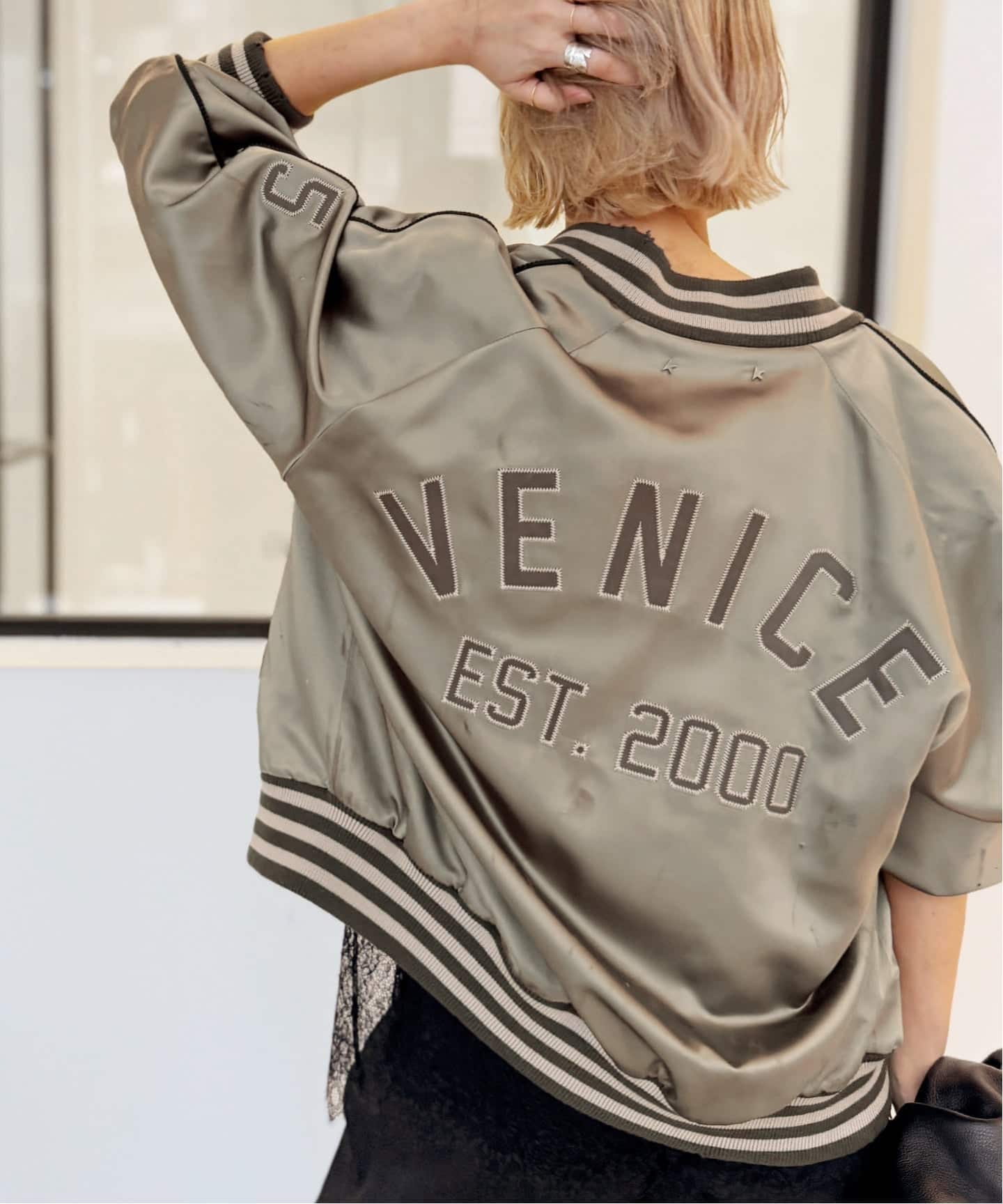GOLDEN  グレー テーラードジャケット　ゴールデングース　脚長 GOLDEN GOOSE/ゴールデン グース】 SATIN BOMBER JACKET（その他