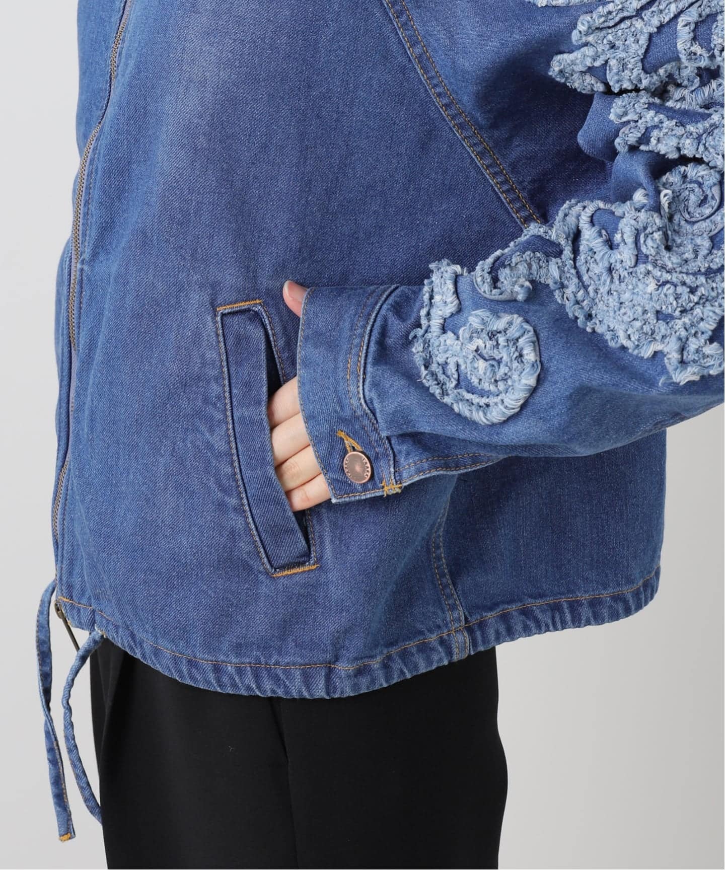 TAAKK SCULPTURAL EMBROIDERY DENIMBLOUSON TA26SS-BL030：デニム