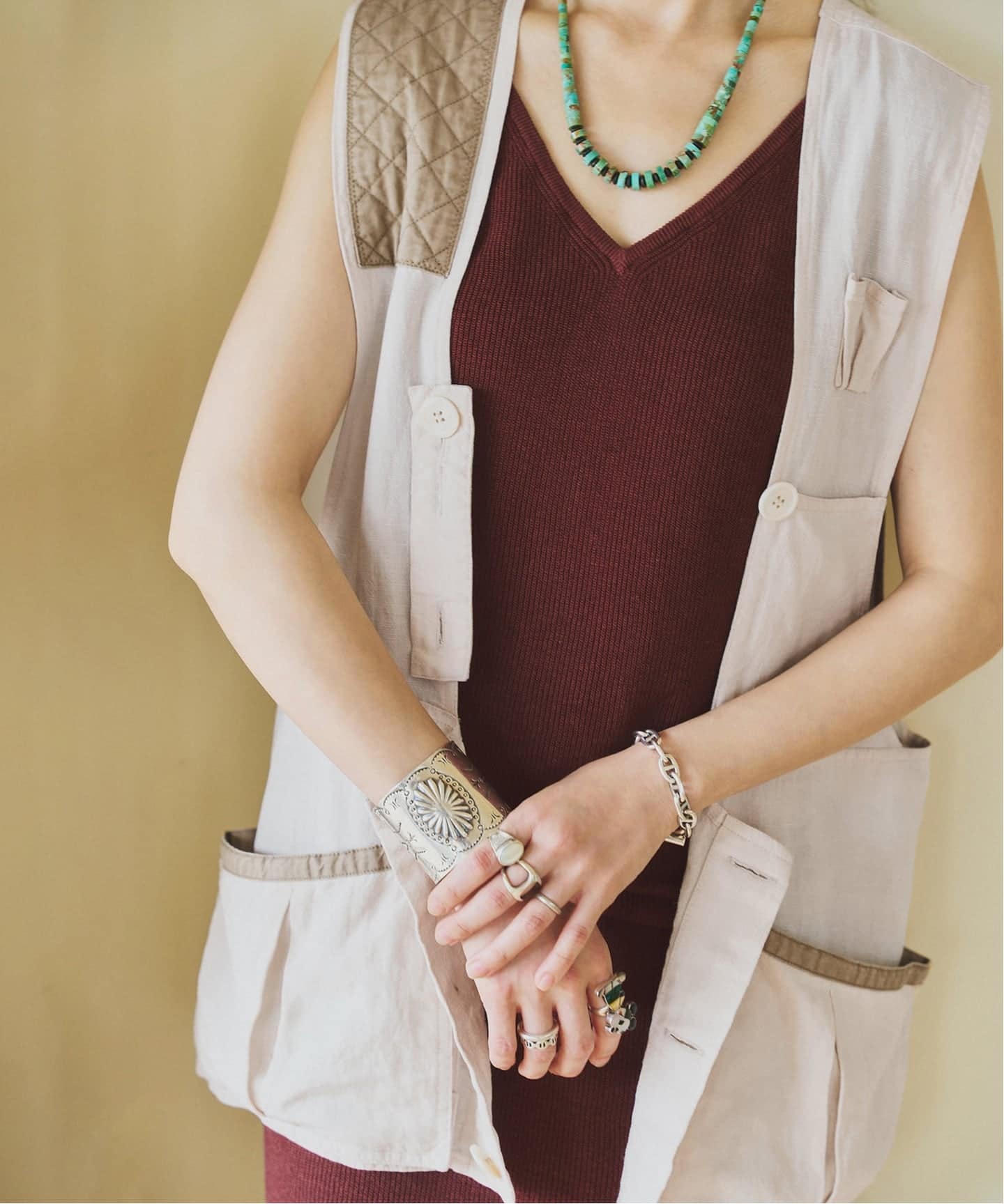 OUT OF FRAME HAND KNIT VEST フレームワーク ≪予約≫HOWIECLOTHING×FRAMeWORKベスト（ベスト）｜FRAMeWORK