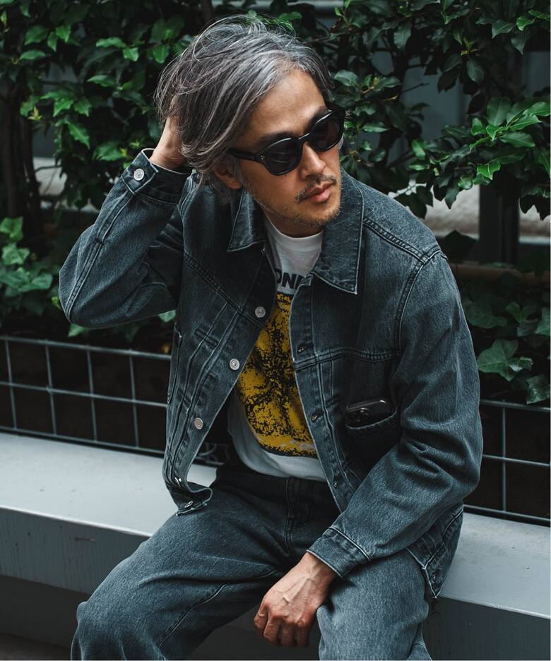 予約》Levi