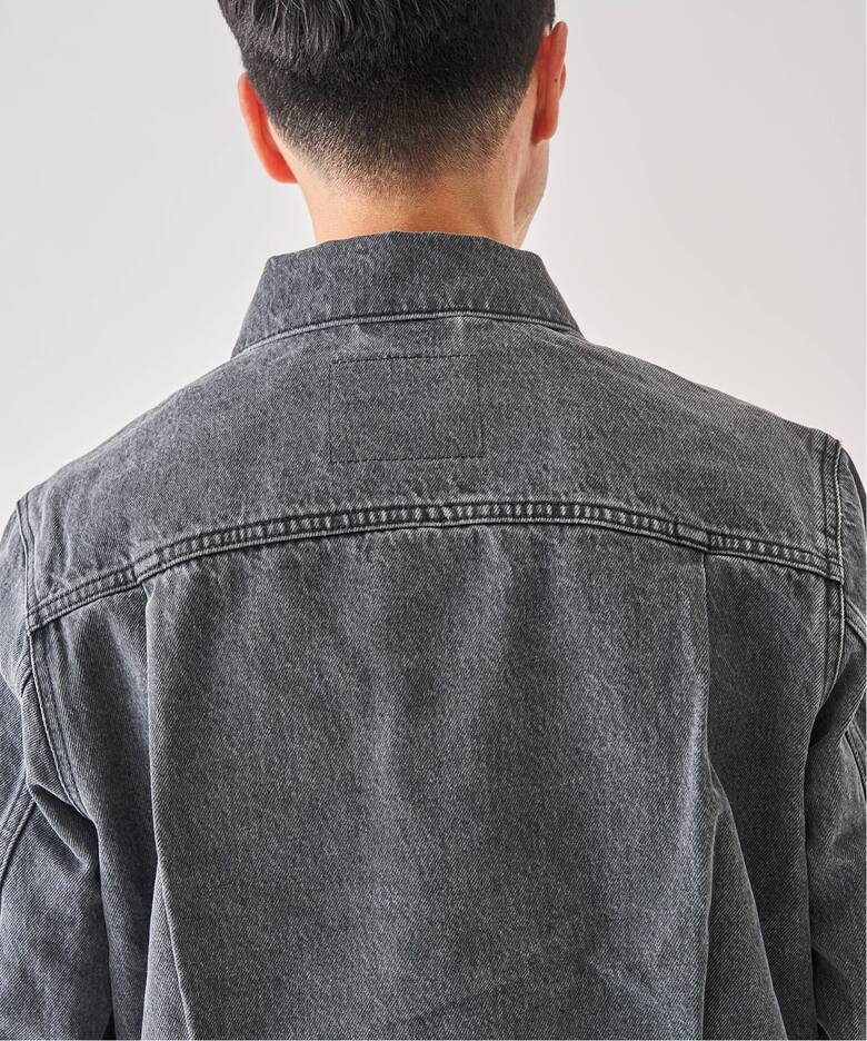 予約》Levi