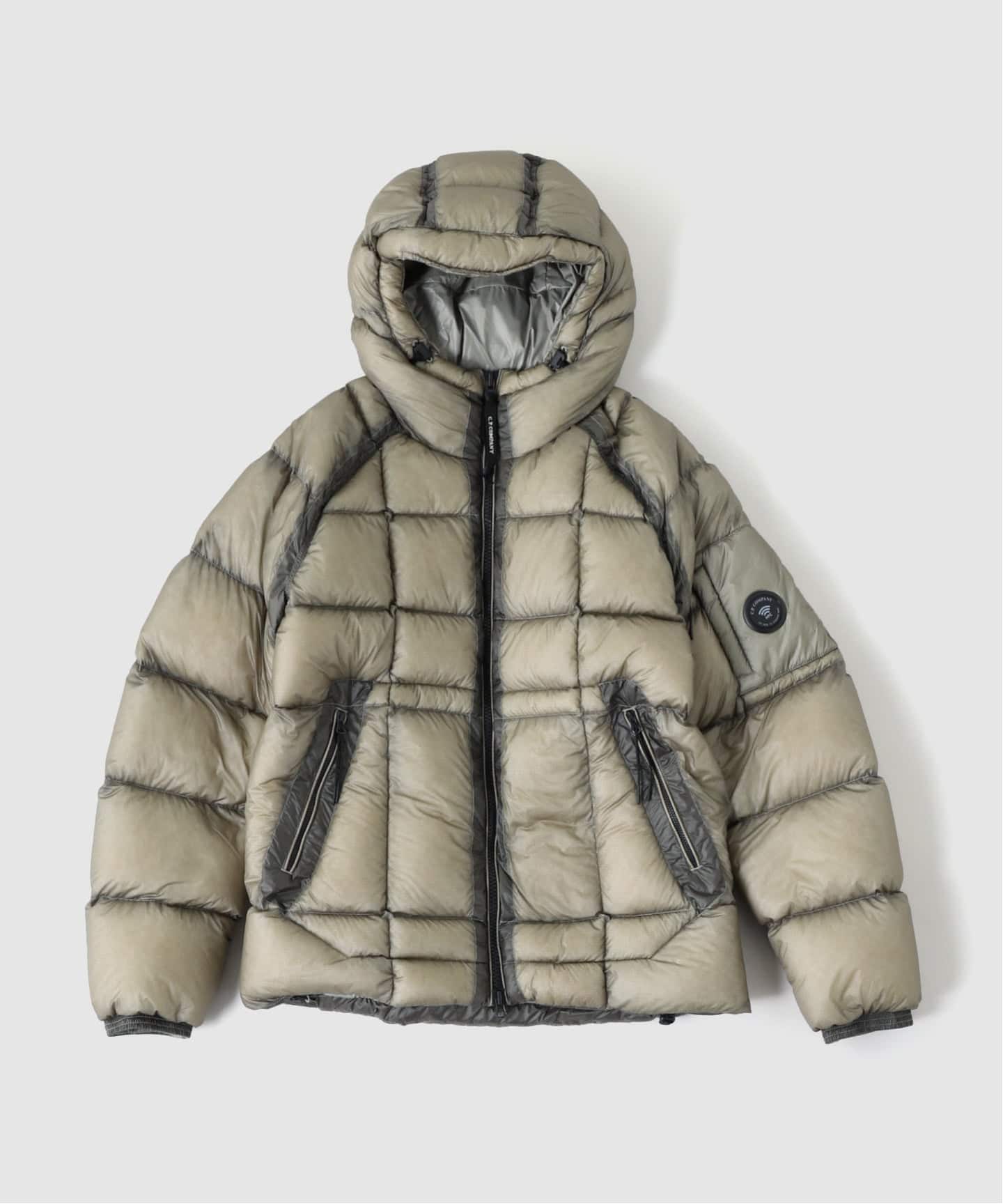 C.P.Company / シーピーカンパニー D.D. SHELL HOODED DOWN JACKET
