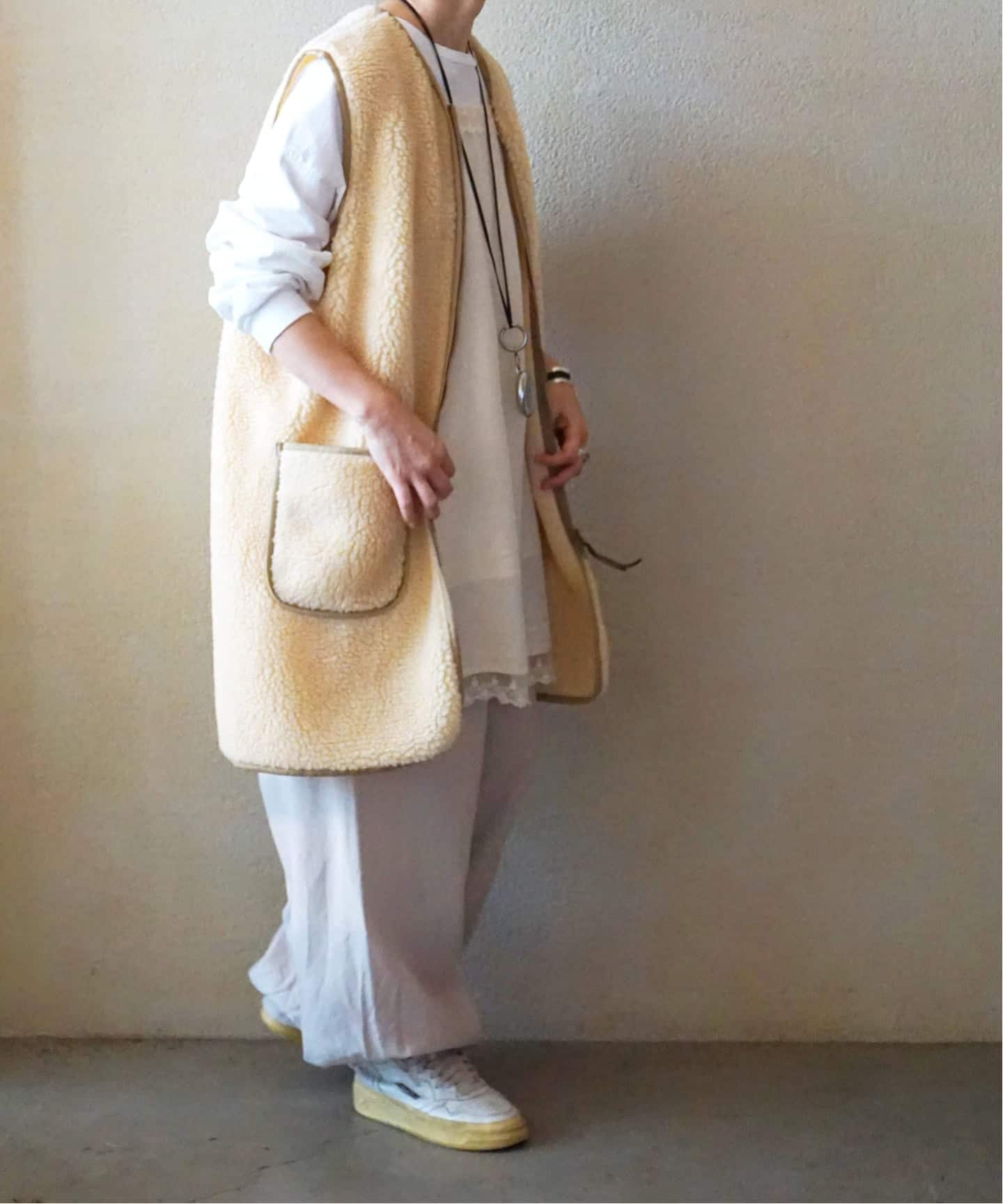 ARMEN】ZIP-UP FLEECE LONG VEST（ボア・フリース）｜journal standard