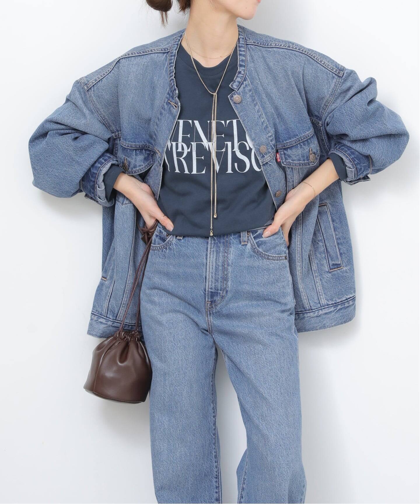 予約》［26SS新作］別注【LEVI'S】COLLARLESS XL TRUCKER：デニム