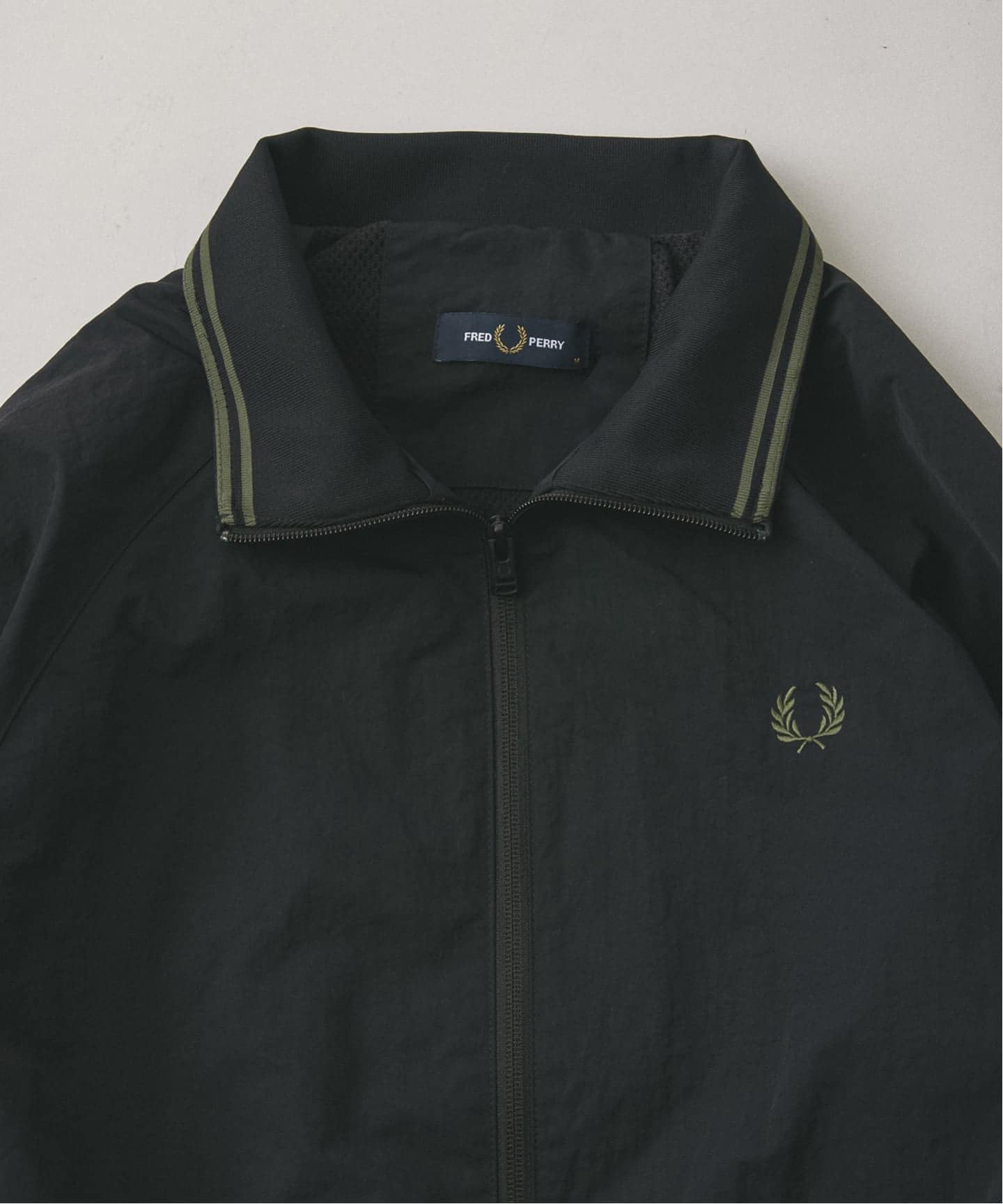 予約》FRED PERRY / フレッドペリー オーバーサイズ シェルジャケット