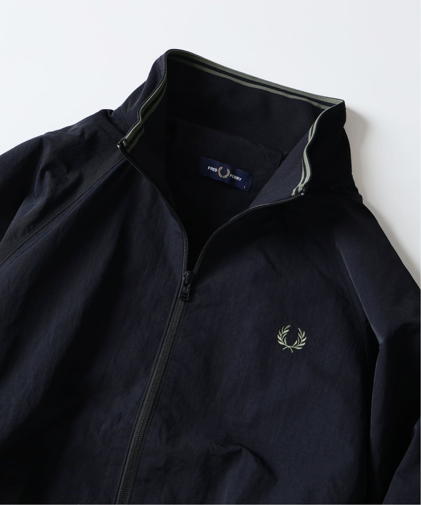 予約》FRED PERRY / フレッドペリー オーバーサイズ シェルジャケット