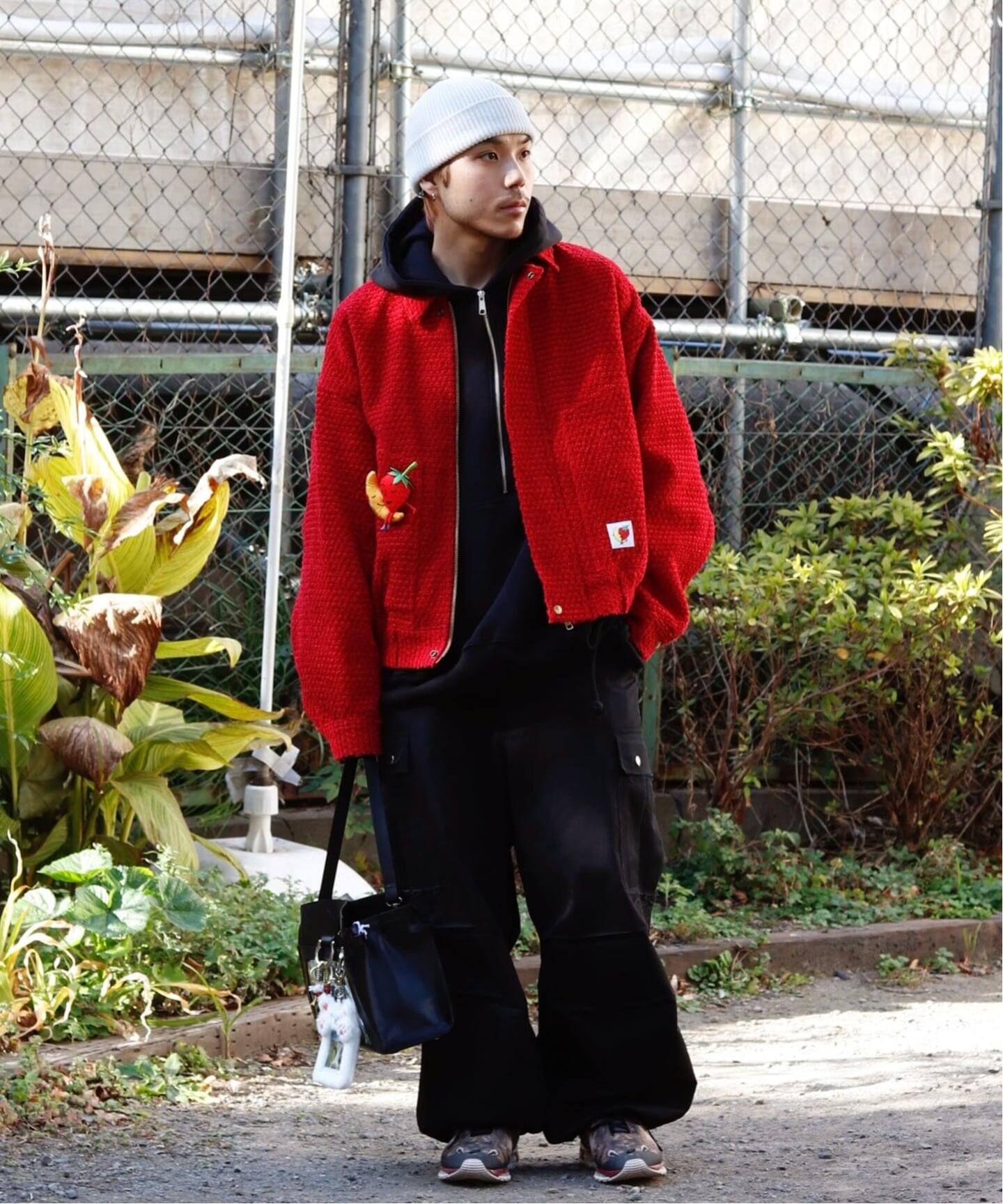 V12 ヴィトゥエルヴ 2024年モデル 起毛 ハイネックブルゾン レッド系 Vitriol Axle Shattered Red Plush Zip Hoodie | Zumiez
