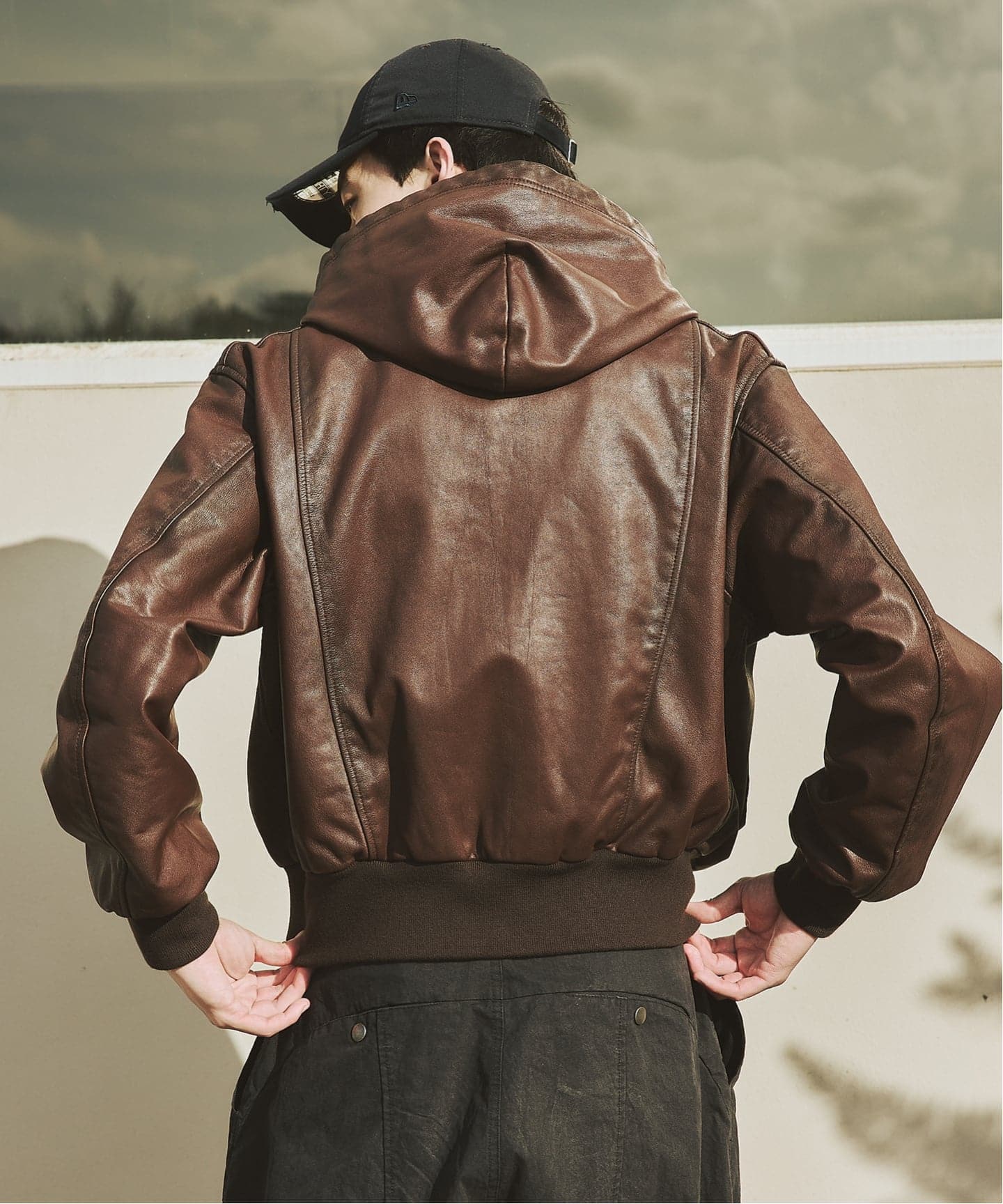 予約》ゴート レザー エイジング ジップ フーディ ブルゾン（レザー