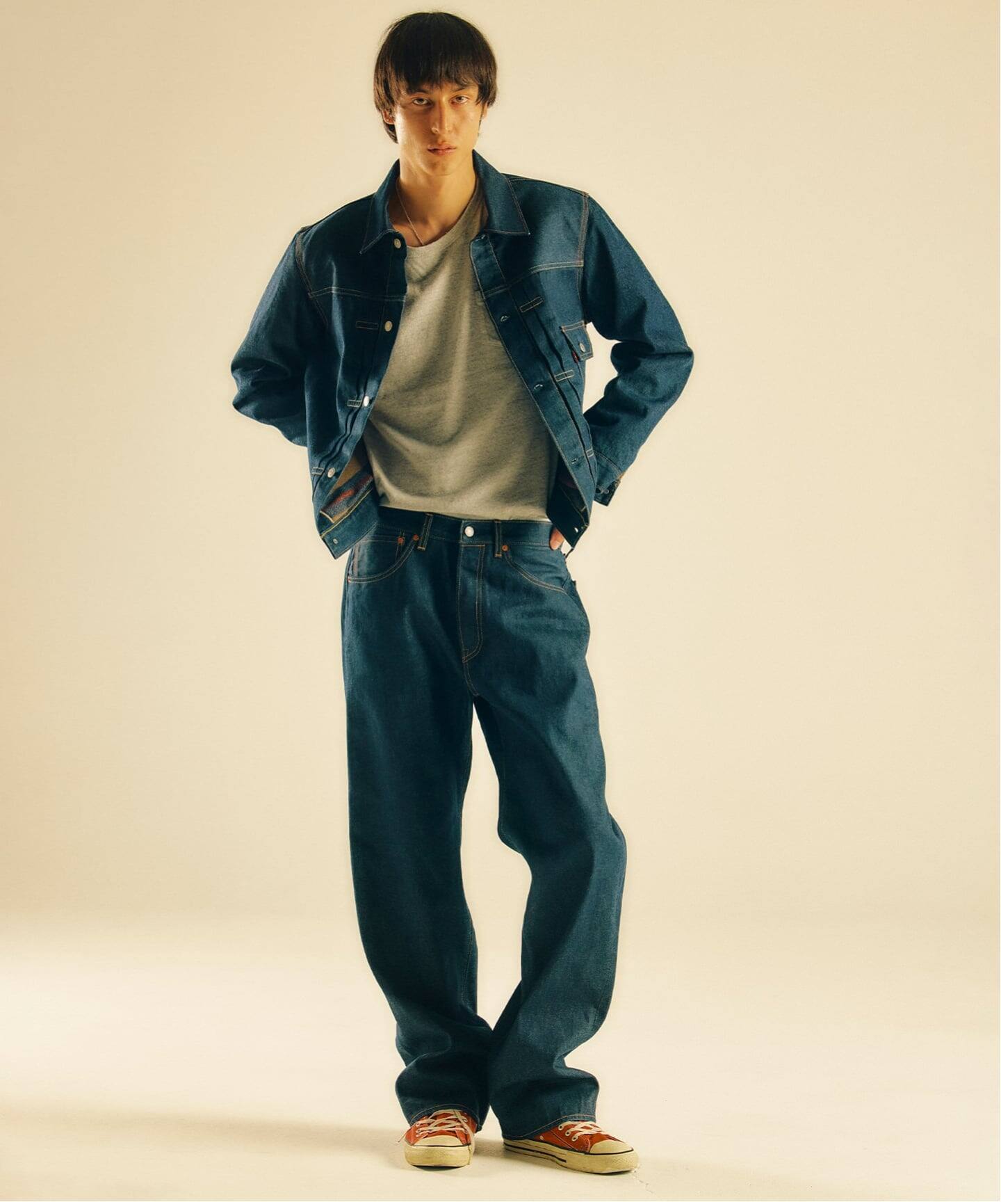 予約》LEVI