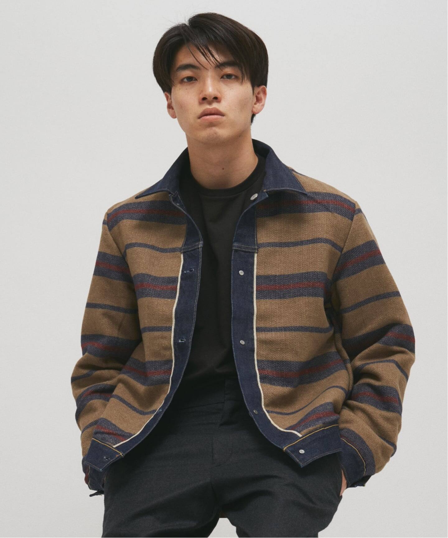 予約》LEVI
