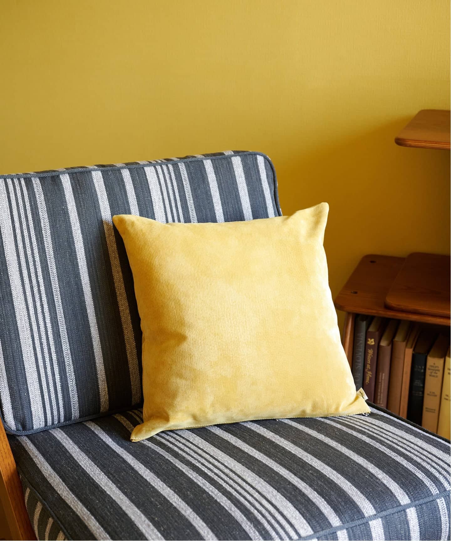 ☆クッションカバー■海外デザイナーDa.J　特集 SUEDE LEATHER CUSHION クッションカバー（クッション/クッション