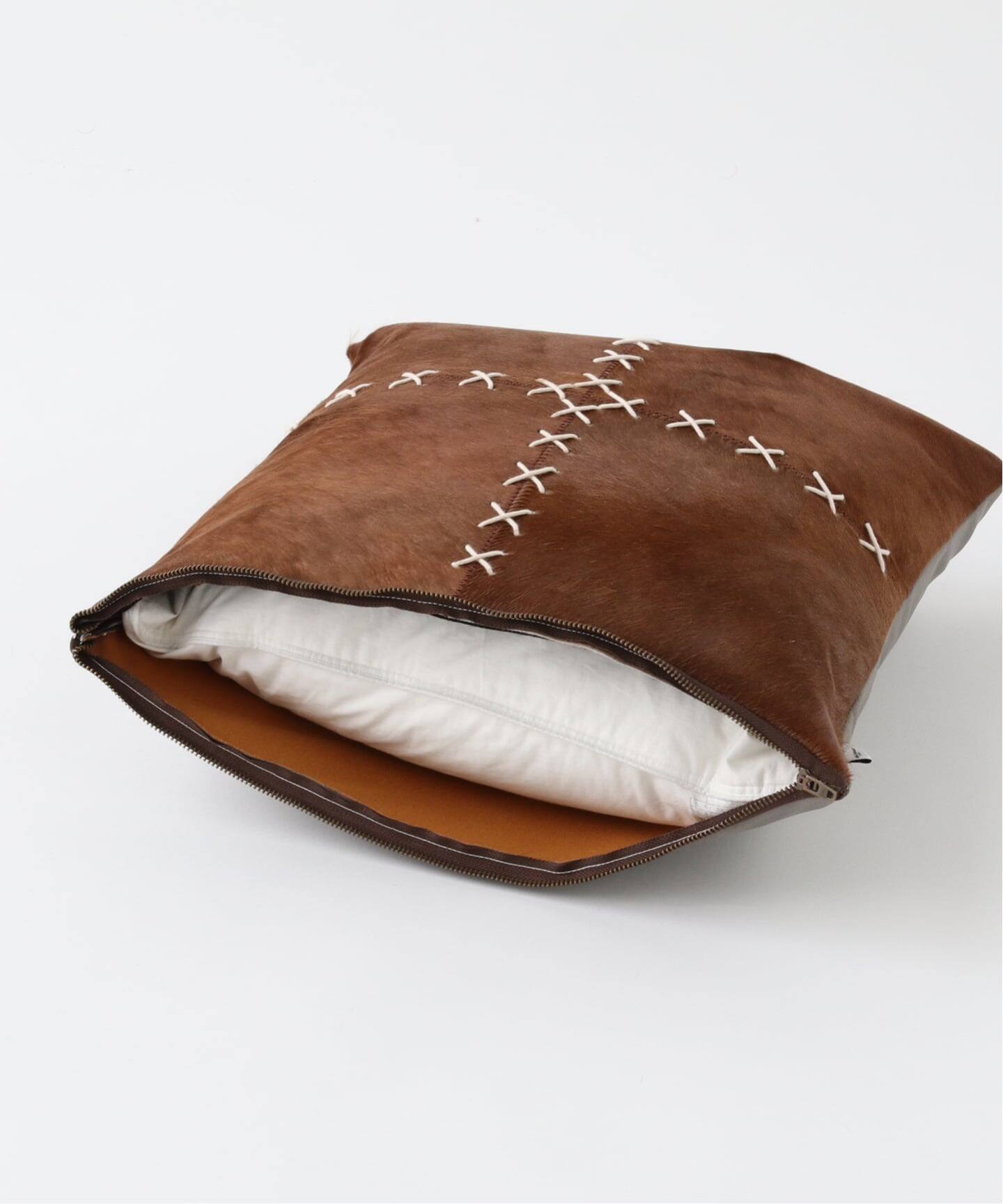 予約》COWHIDE CUSHION BR PATCH クッションカバー 45cm（クッション