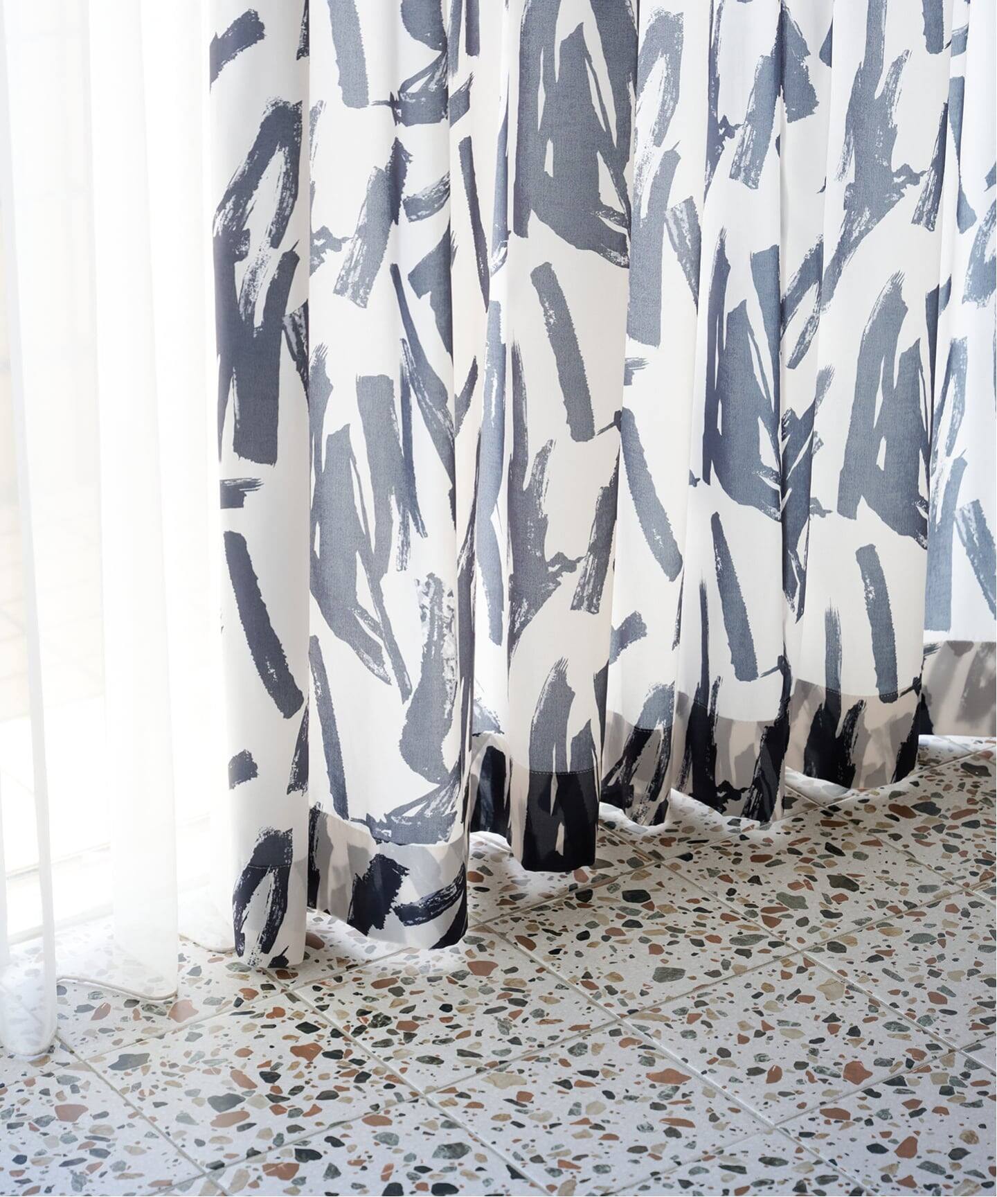 予約》CURTAIN STROKIA 100x200 2枚セット（インテリアファブリック