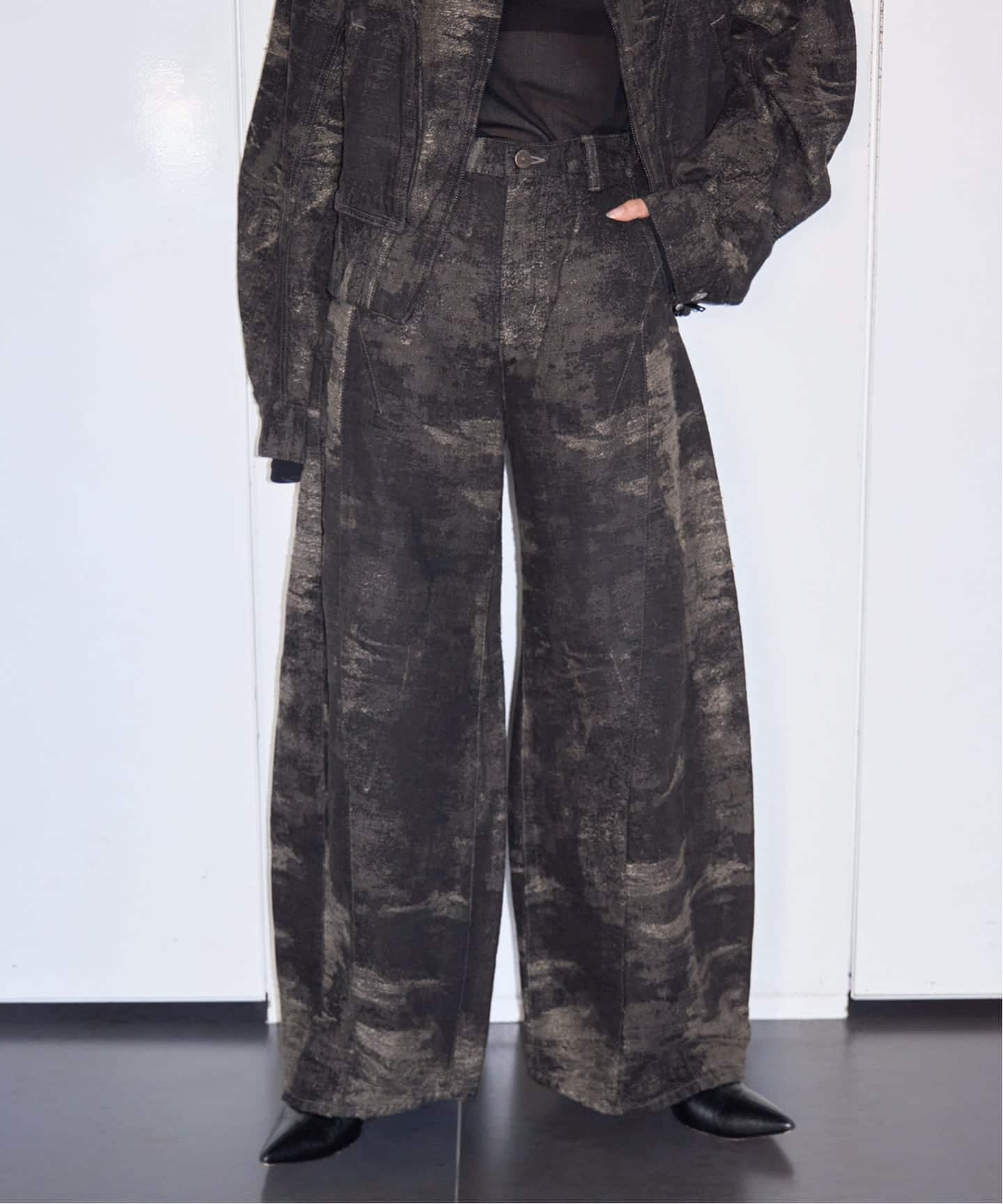 TAAKK DENIM CURVED PANTS TA26AW-PT335：パンツ（デニムパンツ