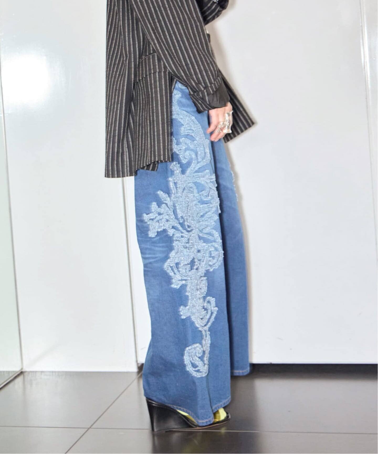 TAAKK SCULPTURAL EMBROIDERY DENIM PANTS TA26SS-PT331：デニムパンツ