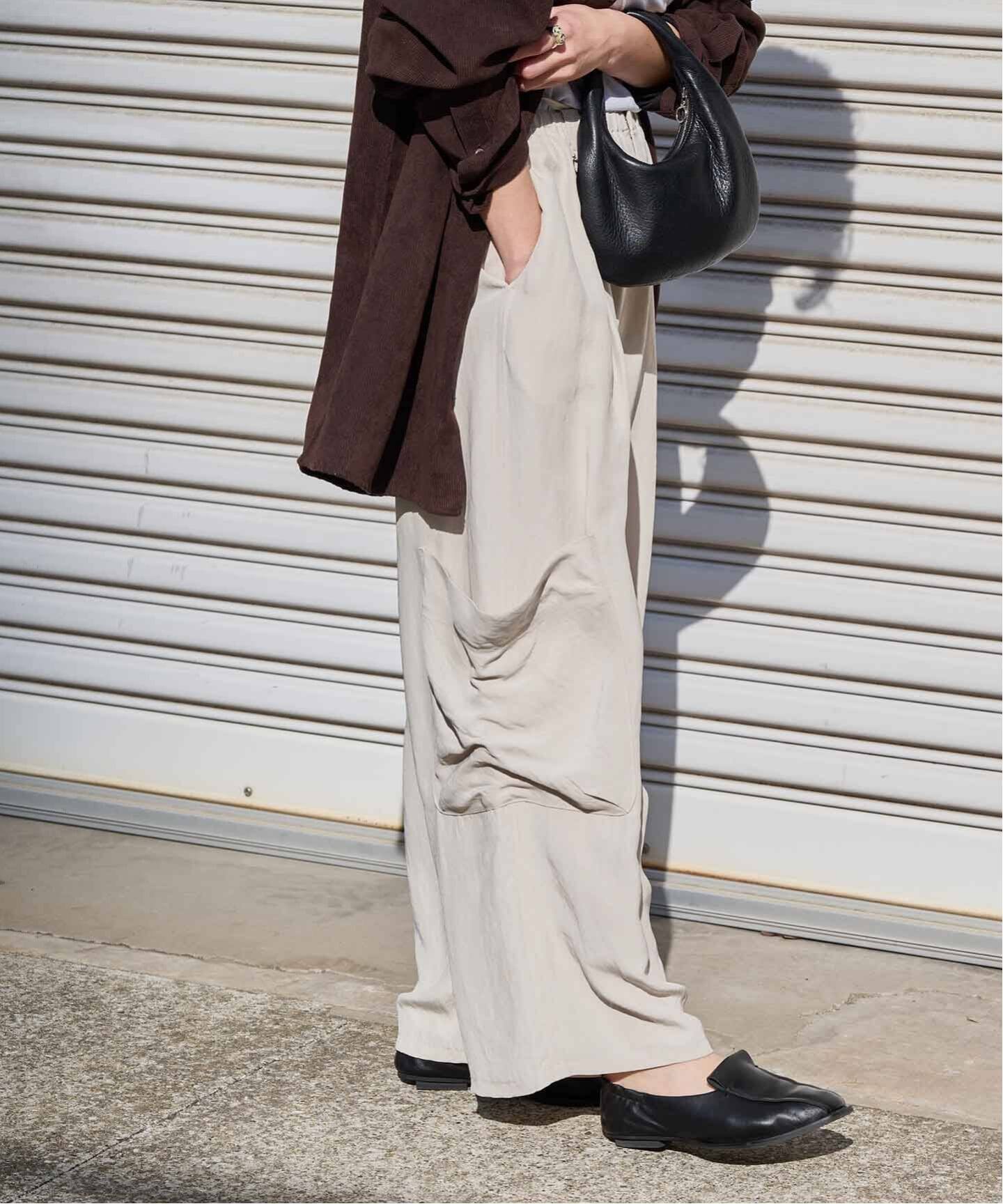 ETRE TOKYO バックサテンリラクシーカーゴパンツ（スラックス）｜BOICE