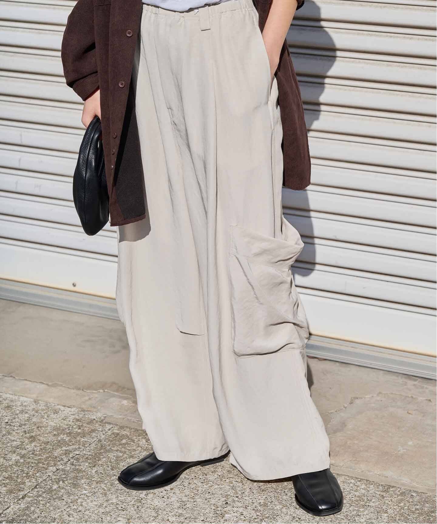ETRE TOKYO バックサテンリラクシーカーゴパンツ（スラックス）｜BOICE