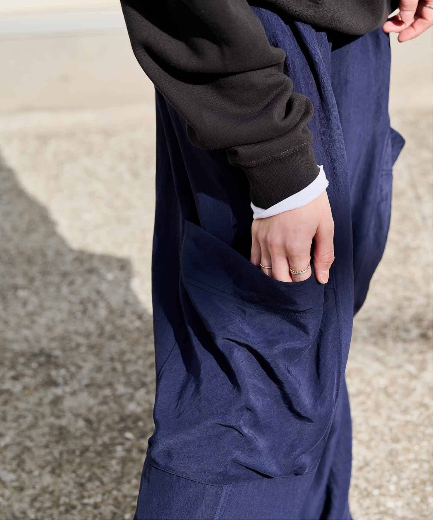 ETRE TOKYO バックサテンリラクシーカーゴパンツ（スラックス）｜BOICE