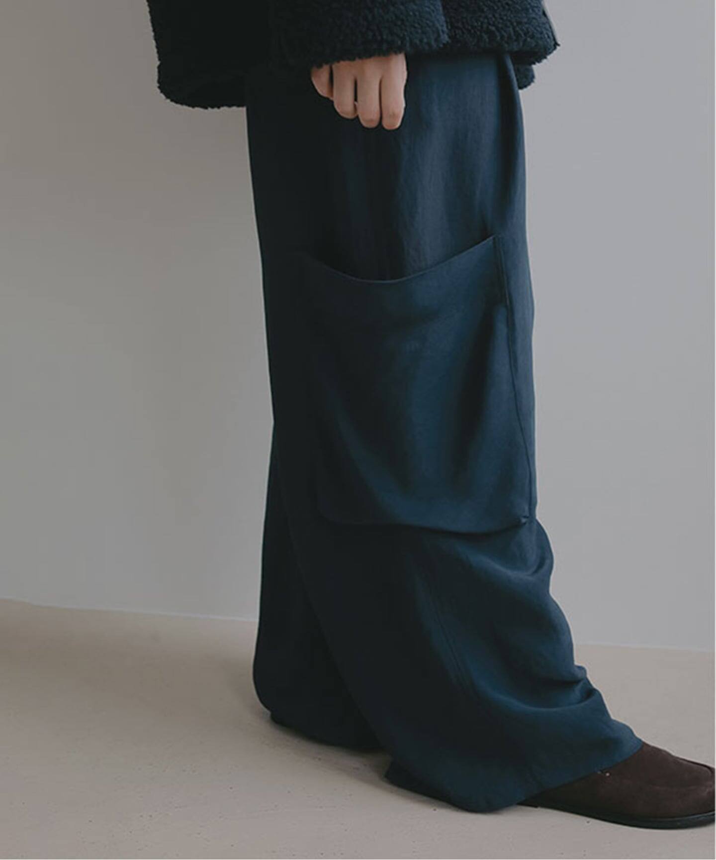 ETRE TOKYO バックサテンリラクシーカーゴパンツ（スラックス）｜BOICE