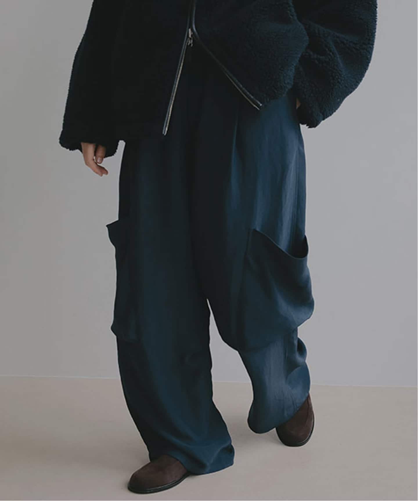 ETRE TOKYO バックサテンリラクシーカーゴパンツ（スラックス）｜BOICE