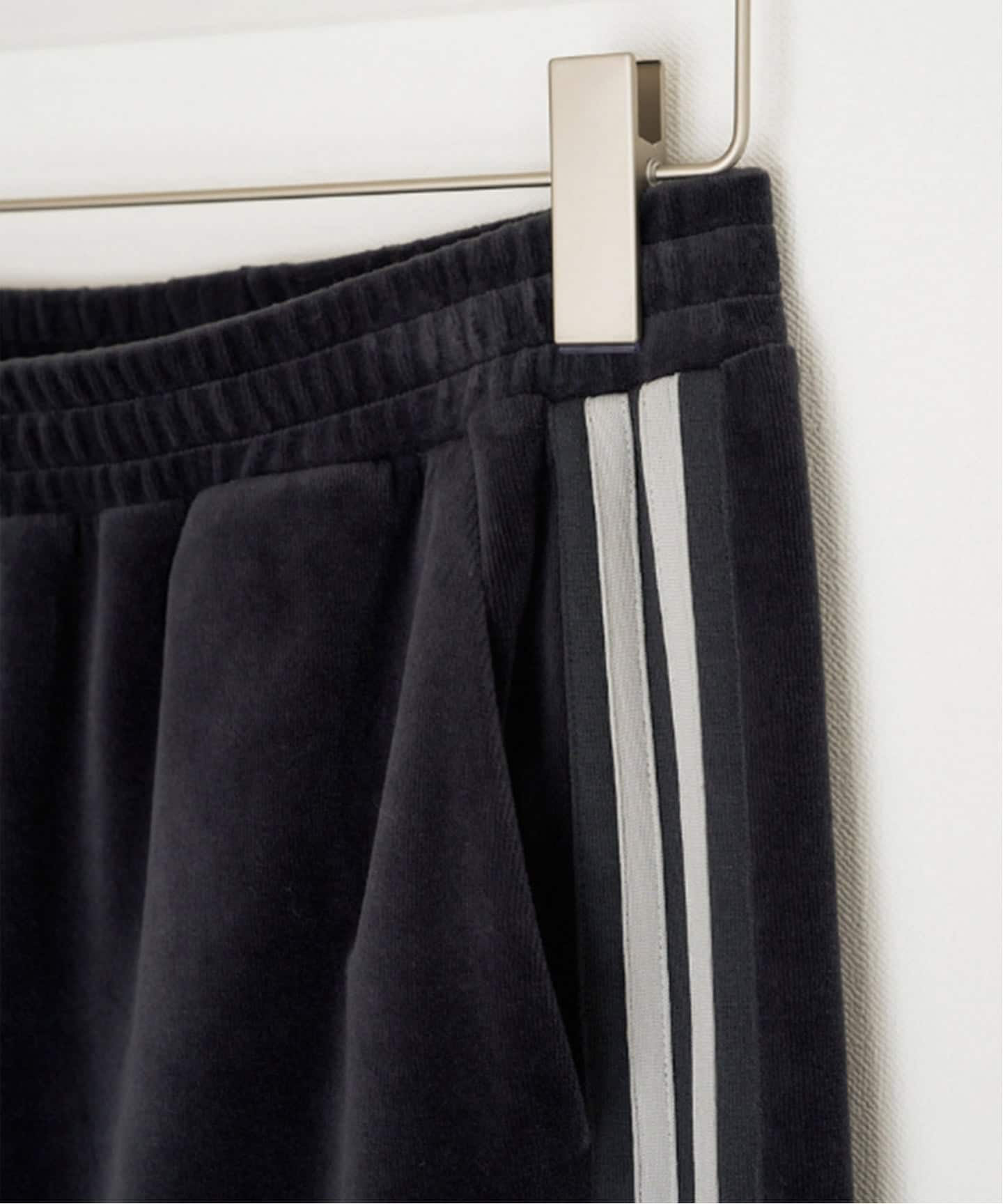 anuke Velour Track Pants（ジャージ／トラックパンツ）｜BOICE FROM