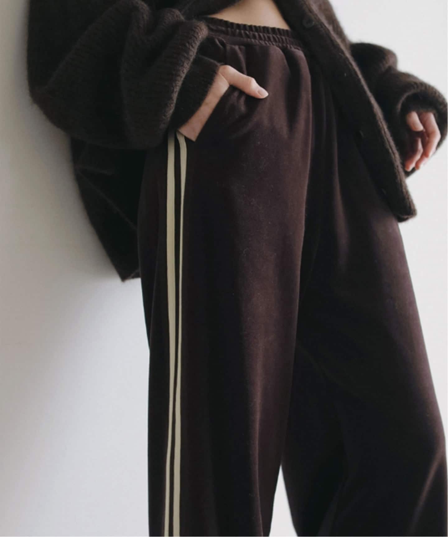anuke アンヌーク Velour Track Pant anuke Velour Track Pants（ジャージ／トラックパンツ）｜BOICE FROM