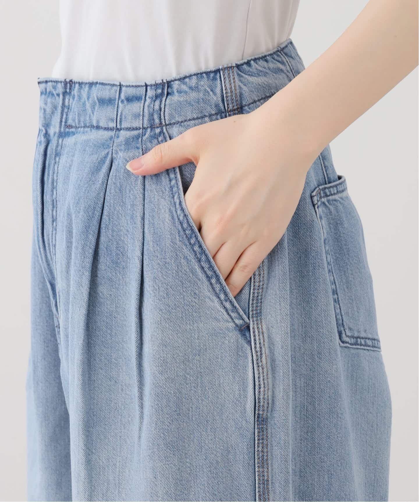 ETRE TOKYO デニムタックワイドパンツ（デニムパンツ・ジーンズ