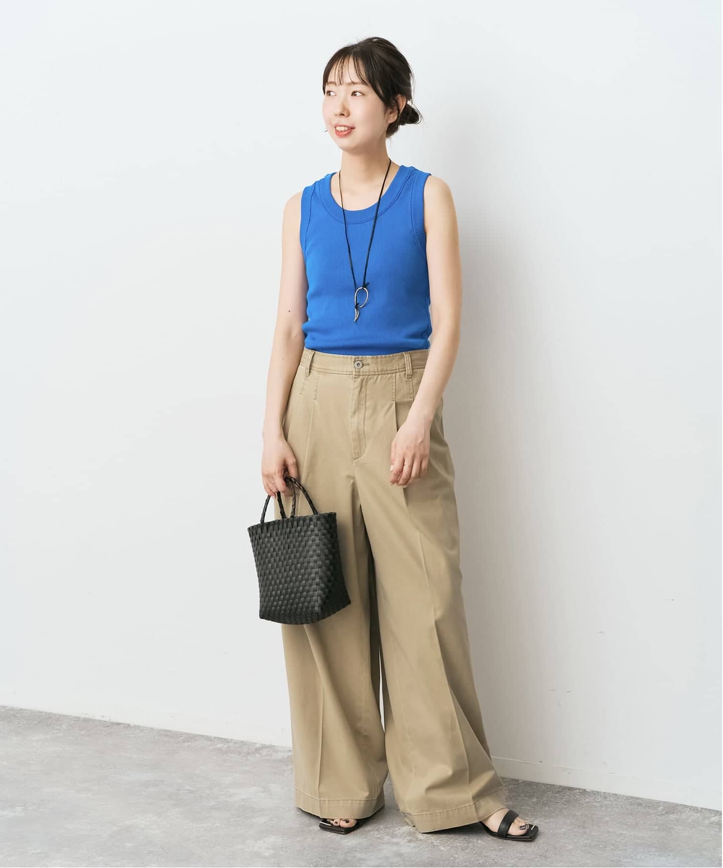 バックアシメチノ（チノパンツ）｜Spick & Span（スピック＆スパン）の