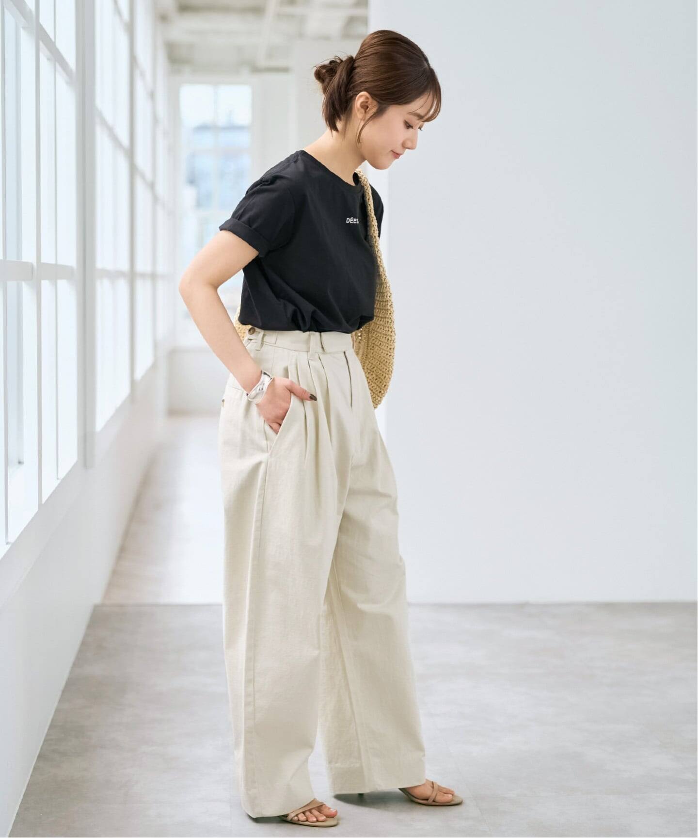 パンツ RADIANT curve tuck pants コットンサテンタックカーブパンツ（スラックス）｜Spick & Span